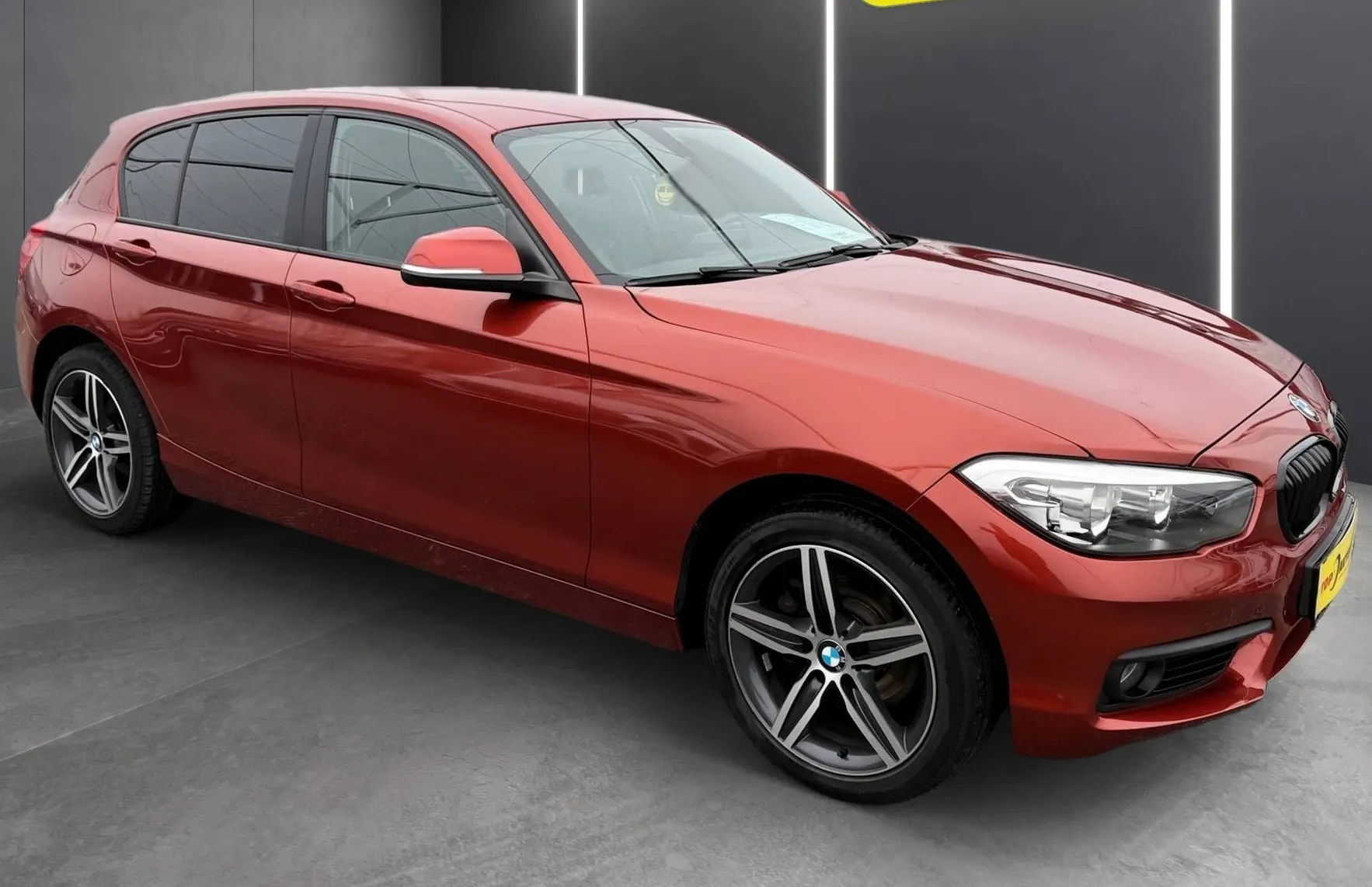 Zunanja slika - BMW Serija 1 - : 118d xDrive LED PDC NAVI TEMPOMAT TOP... - 9