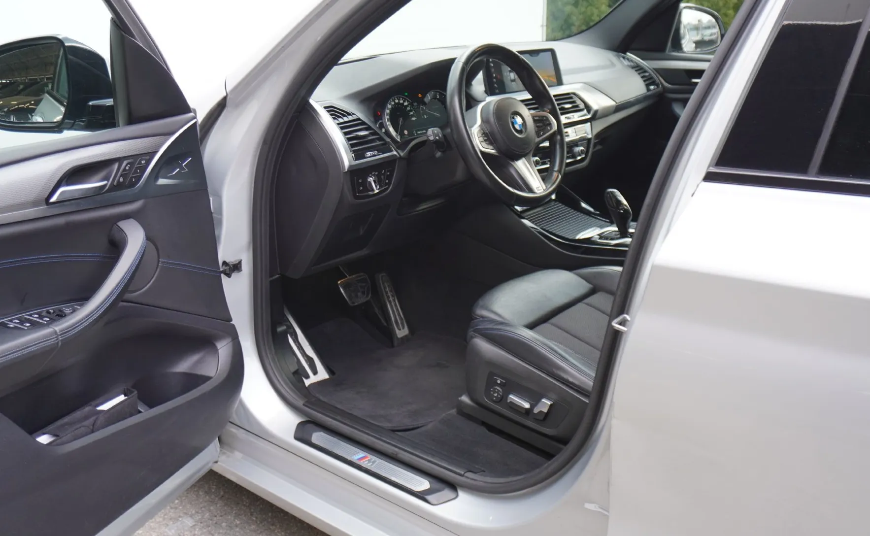 Zunanja slika - BMW X3 - serija : M SPORT xDrive20d  AT - 6