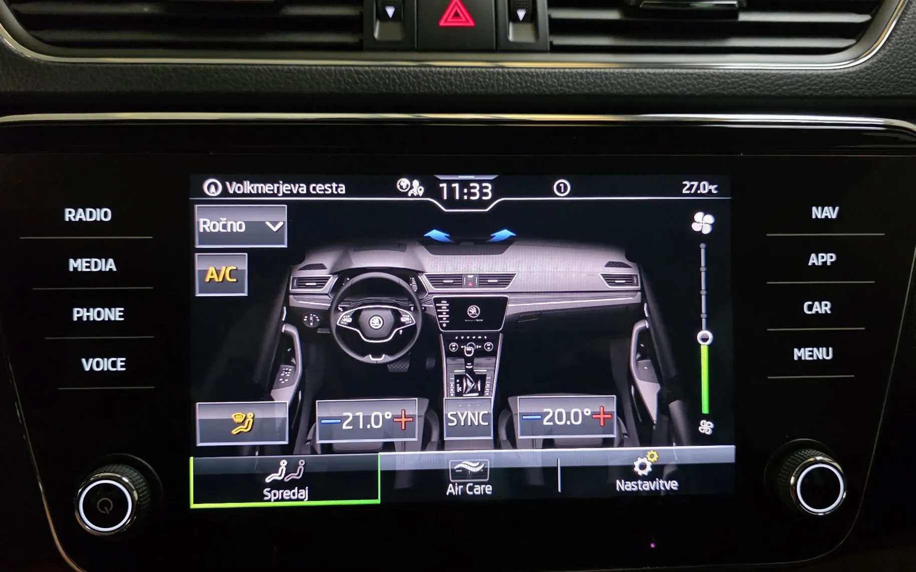 Zunanja slika - Škoda Superb - Combi 2,0 TDI Ambition DSG ACC NAVI LED KAM KLJUKA - 12