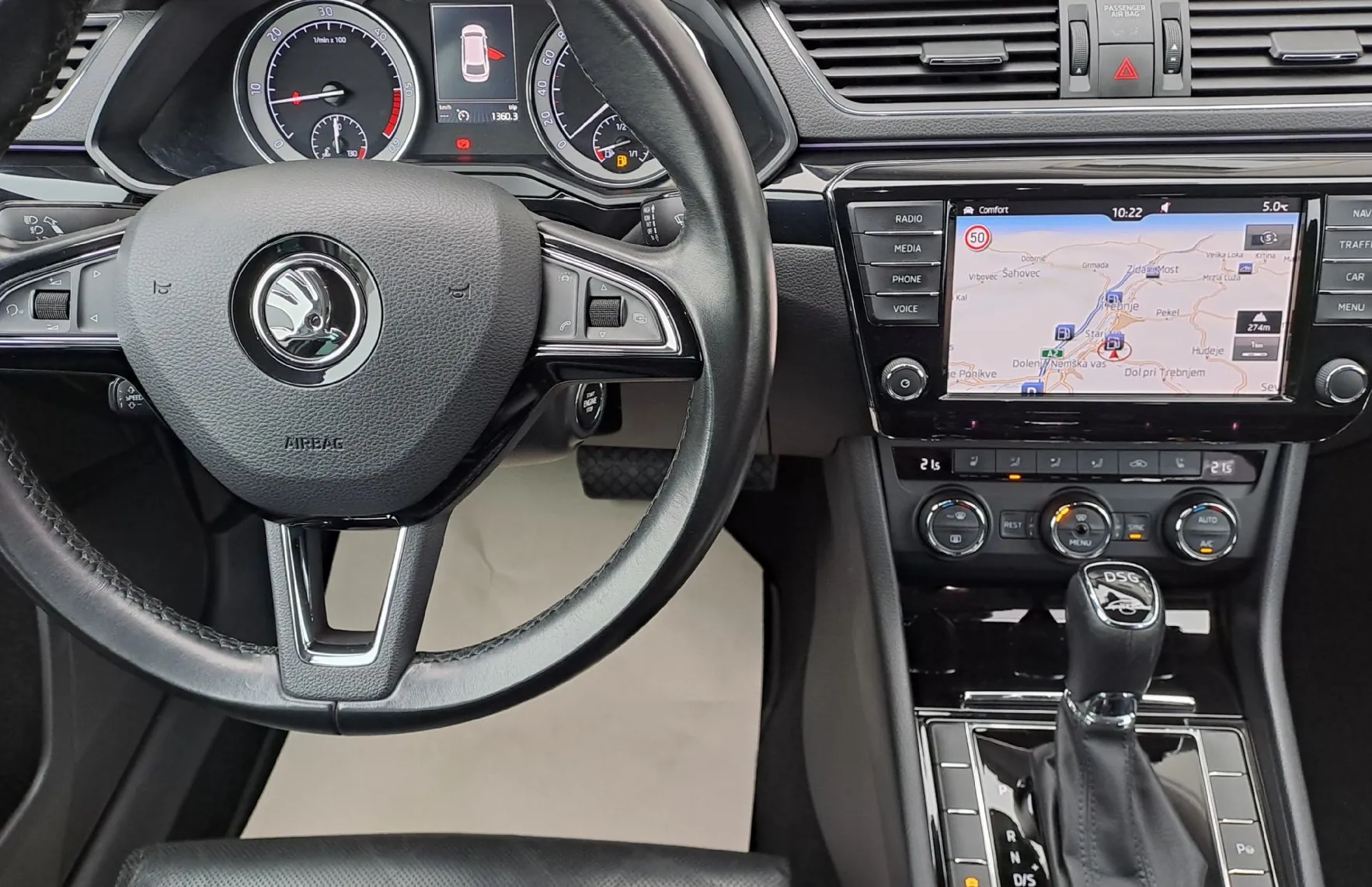 Zunanja slika - Škoda Superb - 2.0 TDI L K Combi 110 kW - 10
