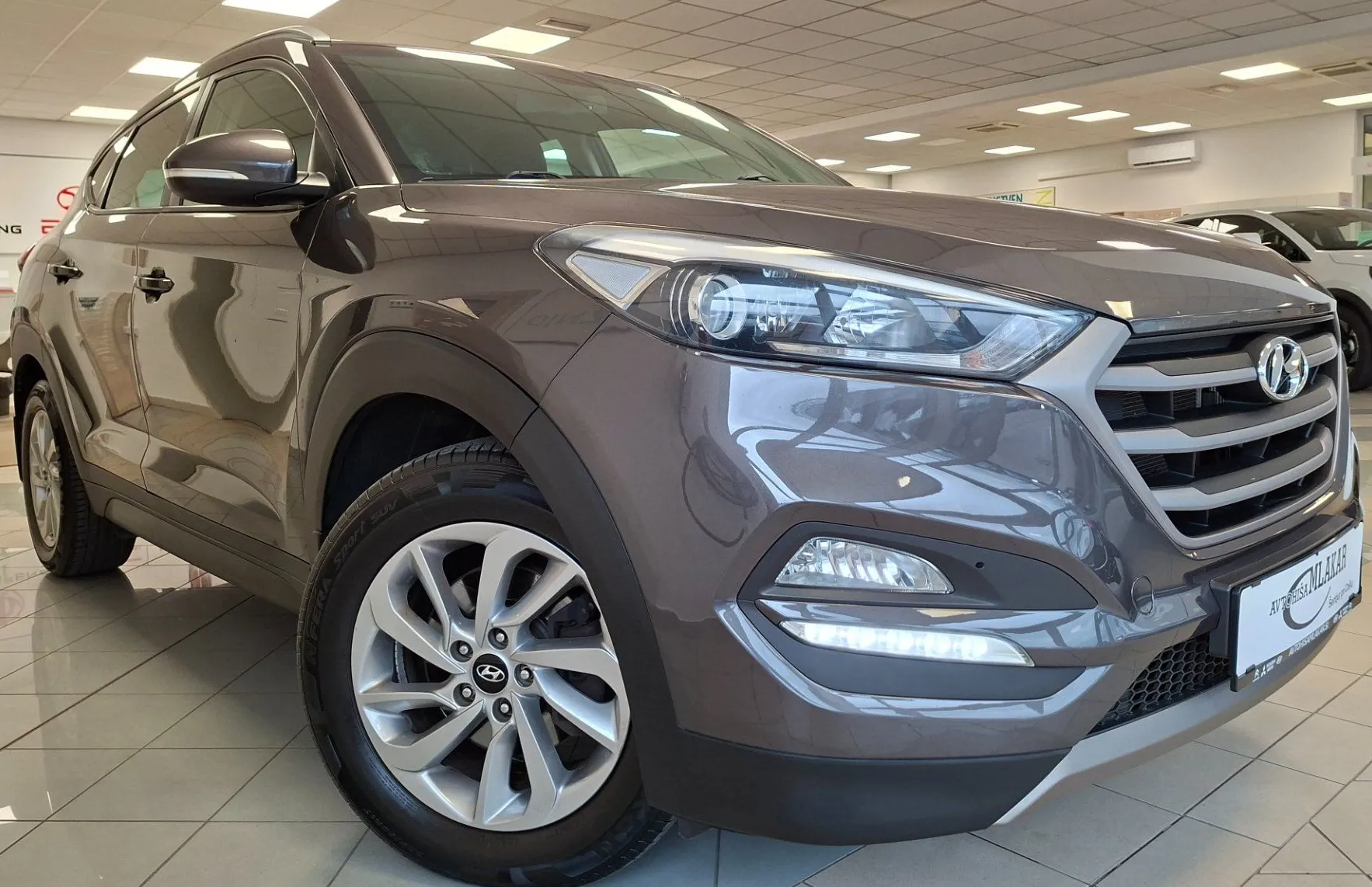 Zunanja slika - Hyundai Tucson - 4WD 2.0 CRDi Style-SLO-ODLIČEN- - 1