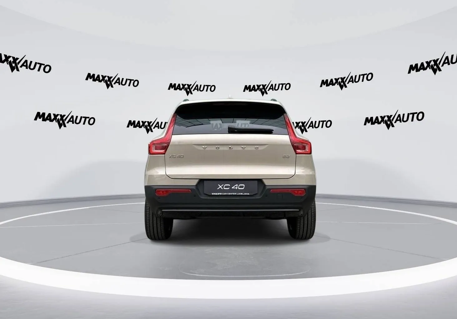 Zunanja slika - Volvo XC40 - B3 P Plus Dark AT DCT - 6