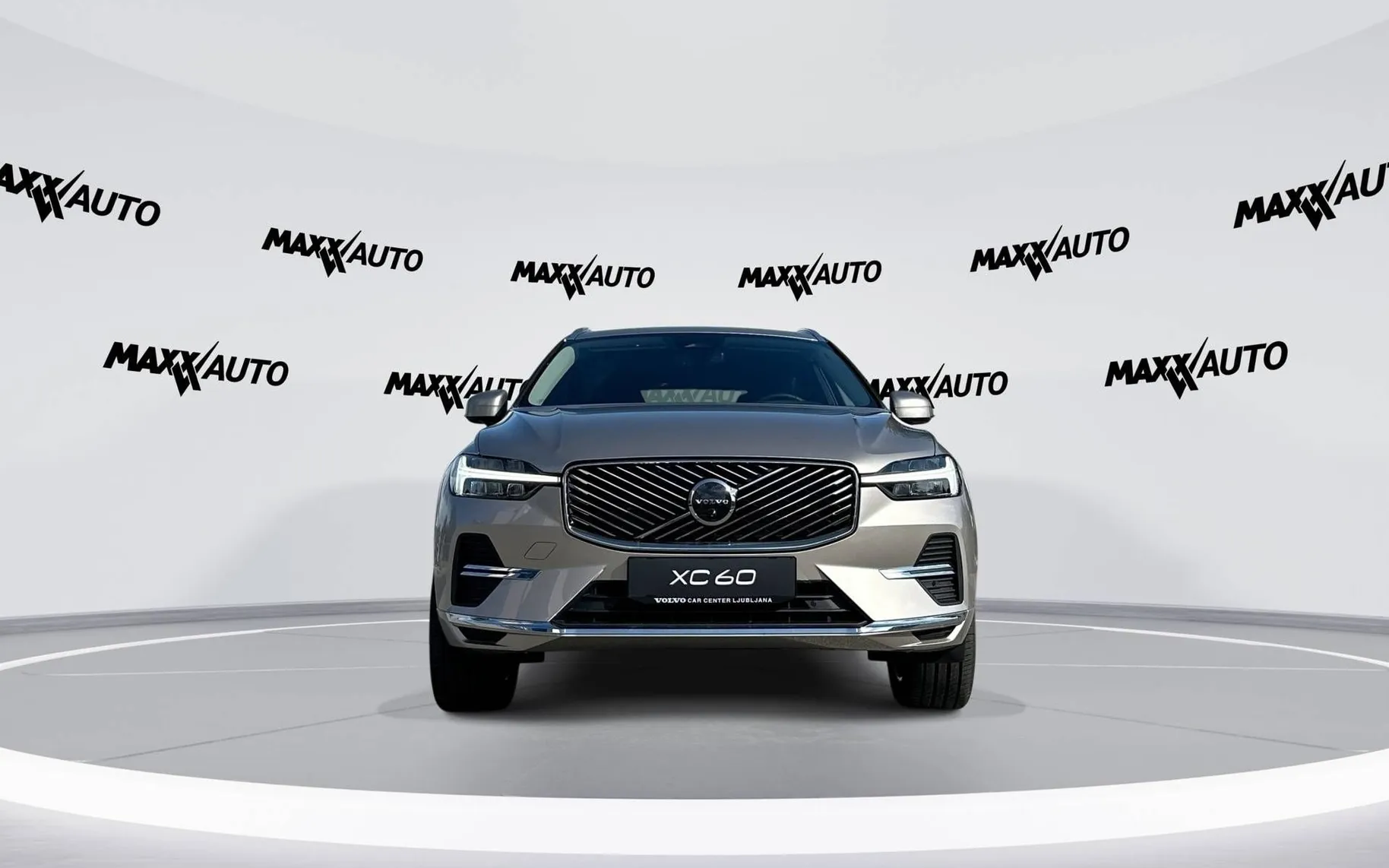 Zunanja slika - Volvo XC60 - B5 AWD MILD HYBRID PETROL PLUS BRIGHT - 2