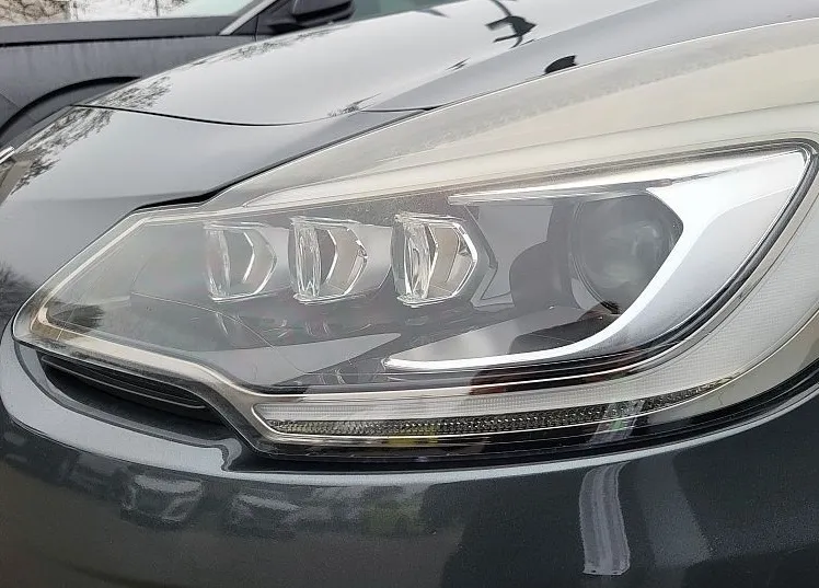 Zunanja slika - Citroën DS3 - SO CHIC 1.6 BLUEHDI 120 - ODLIČEN - 12