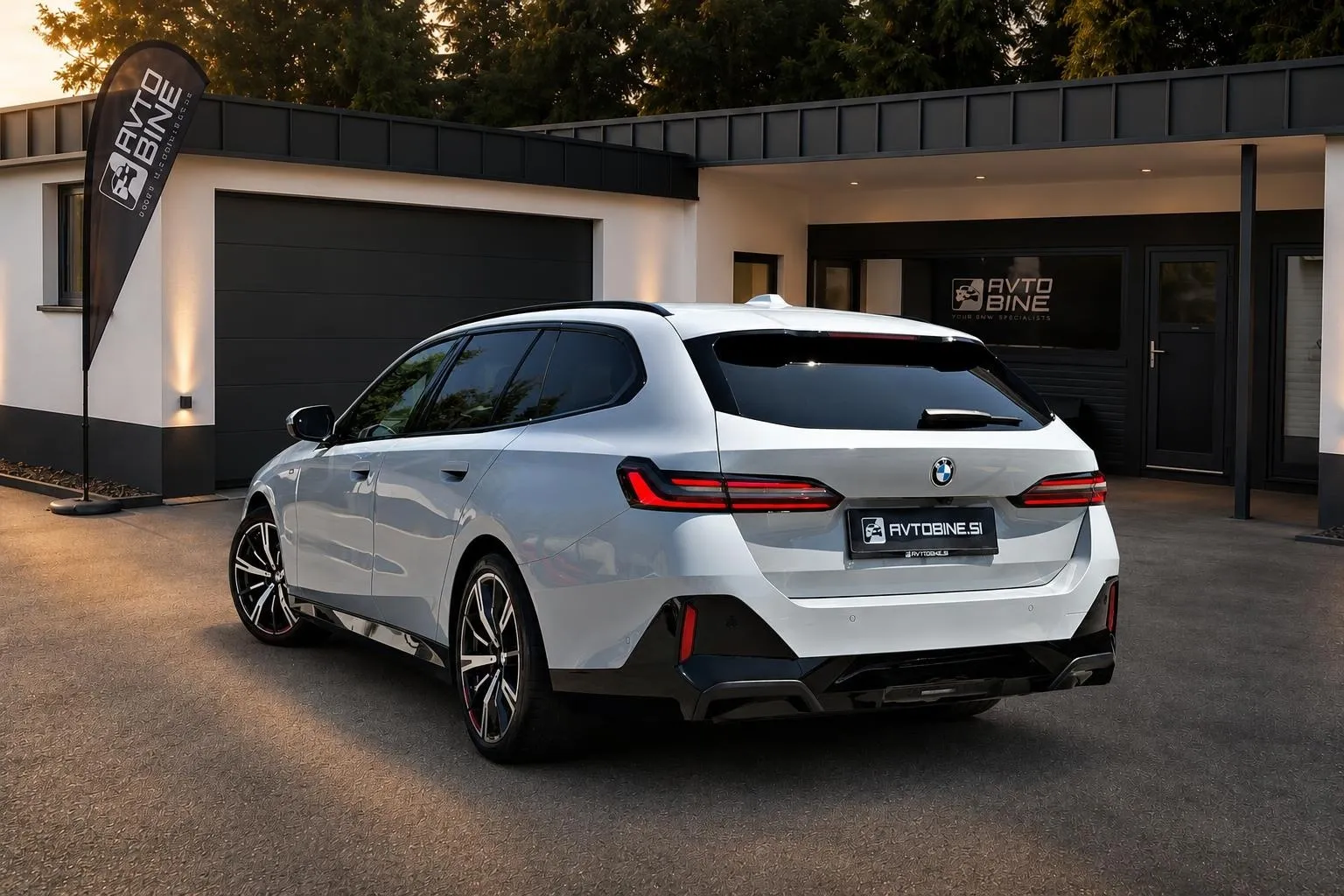 Zunanja slika - BMW serija 5 Touring: - 520d XDRIVE•NARDO GREY•M PAKET PRO•KOT NOV•GARAN - 4