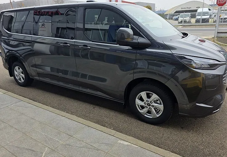 Zunanja slika - Ford E-Transit Custom - Transit Custom Kombi Limited 2.5 Duratec Hybrid 171 KW - 5