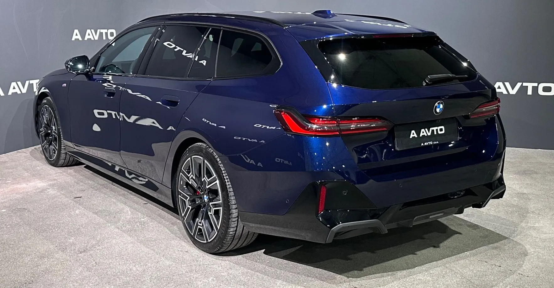 Zunanja slika - BMW Serija 5 - Touring: 540d xDrive Touring-M PRO-ICONIC-HARMAN-VK-20CO - 5