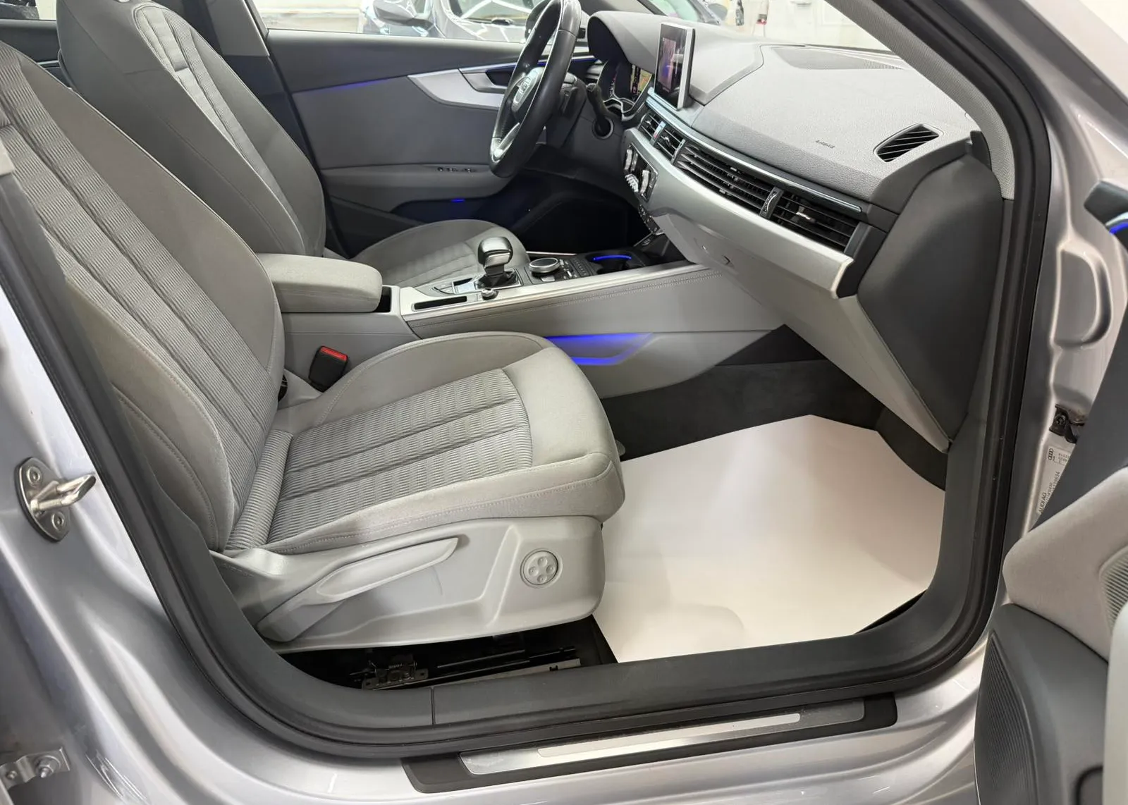 Zunanja slika - Audi A4 - 2,0 TDI Sport S tronic - 5