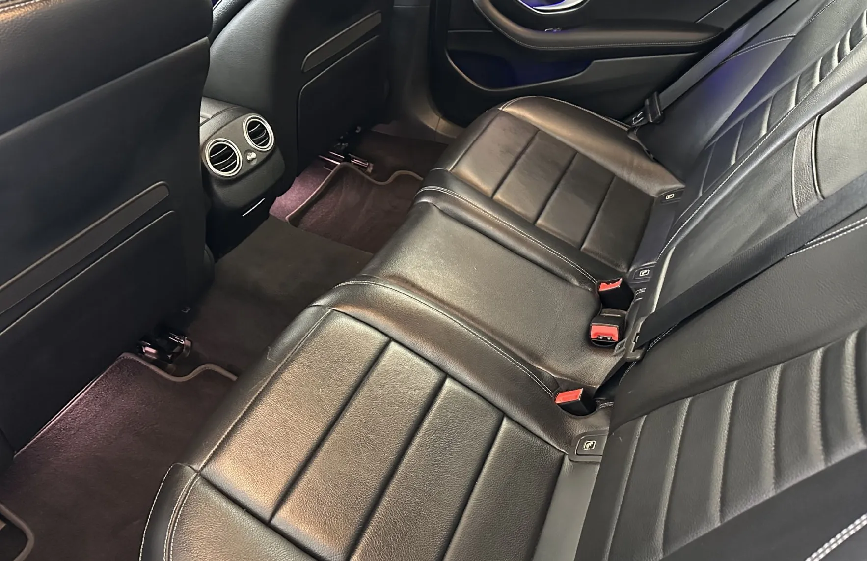 Zunanja slika - Mercedes-Benz E-Razred - E 400 d 4MATIC.KAMERA.USNJE.ACC.ZRAČ.VZMETENJE.LE - 5
