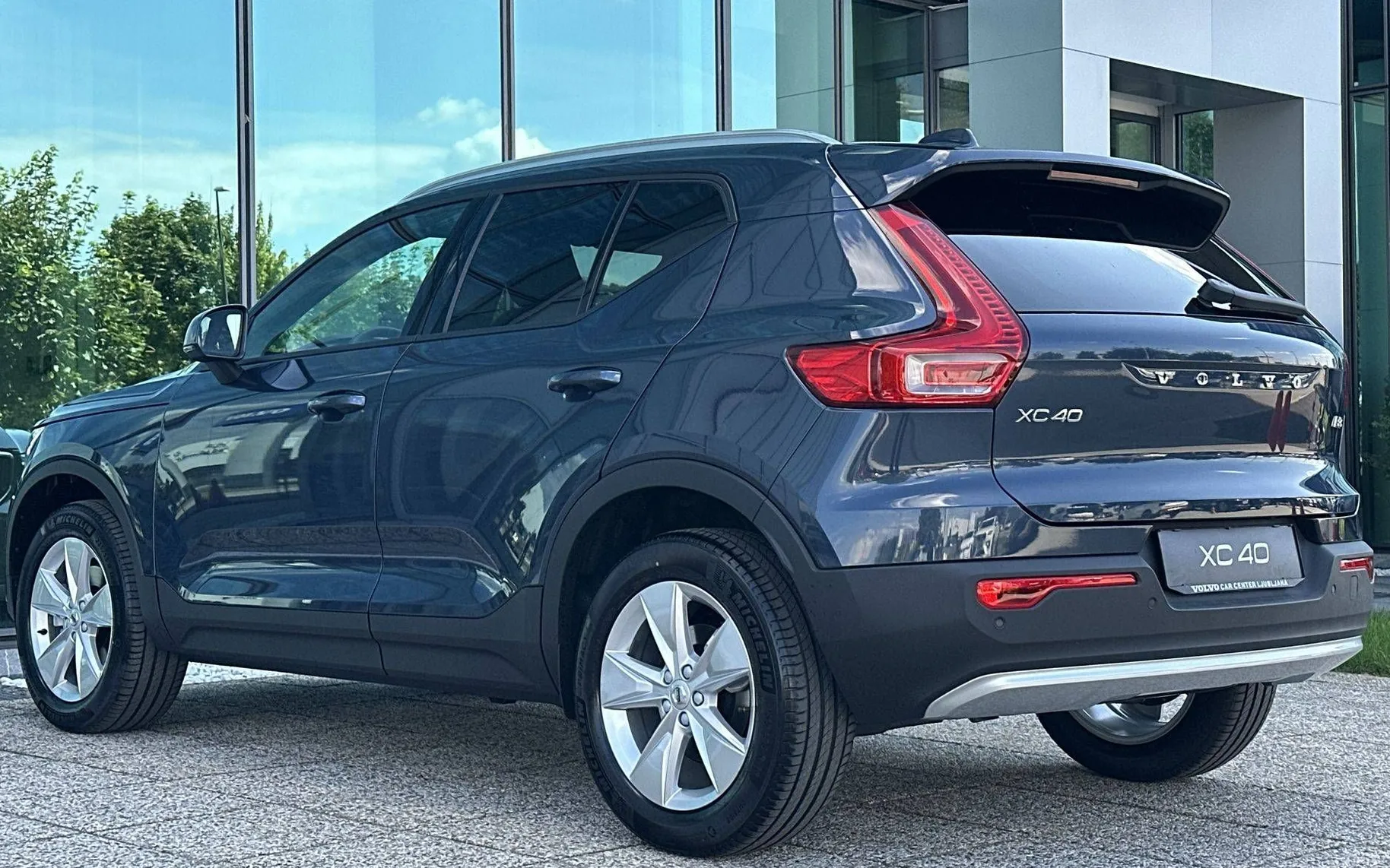 Zunanja slika - Volvo XC40 - B3P Core Avt. - 7