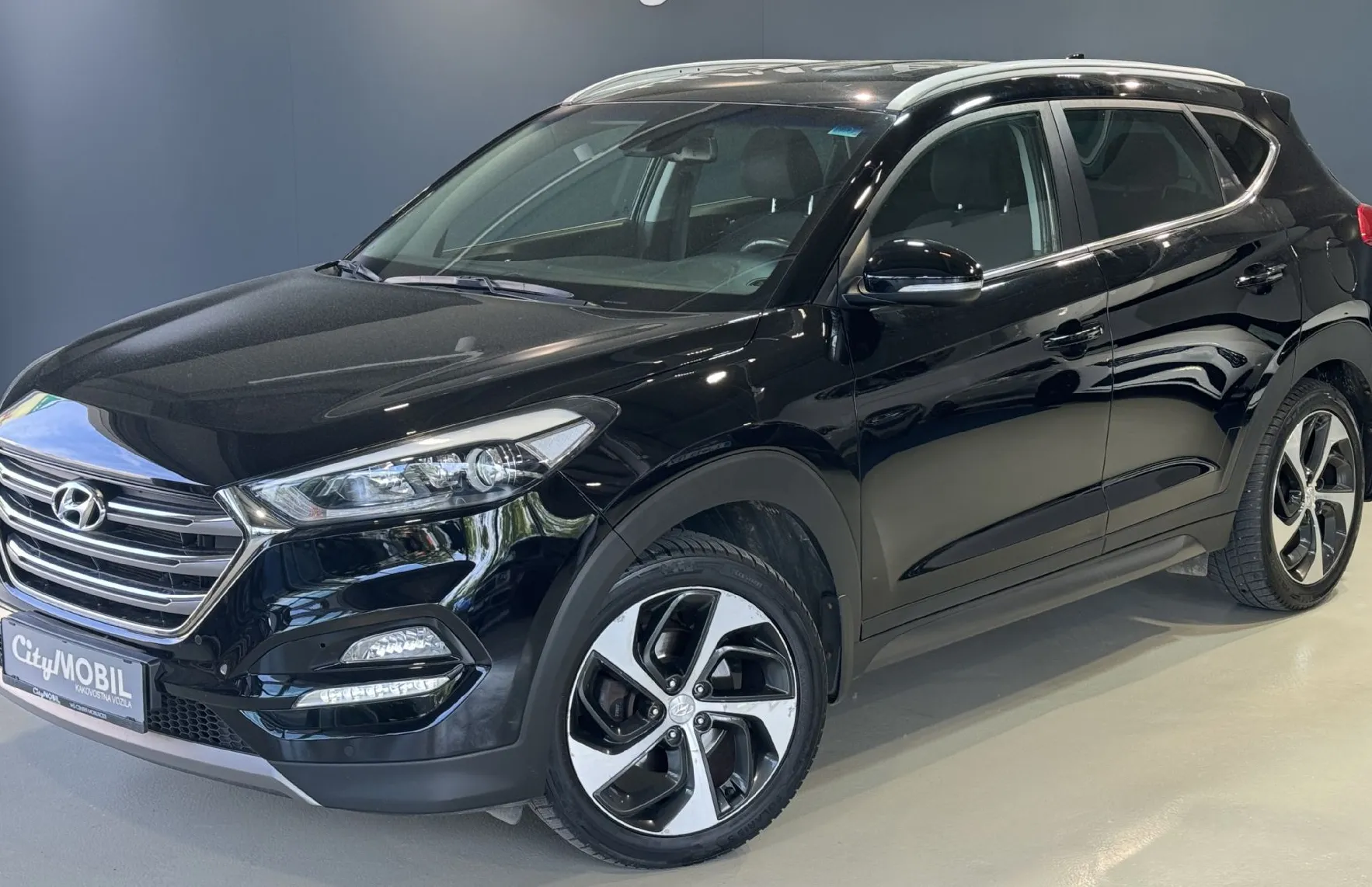 Zunanja slika - Hyundai Tucson - 1.LASTNIK-SLO-4WD-NOVI MOTOR-KAMERA-NAVI-GRETJE SE - 1