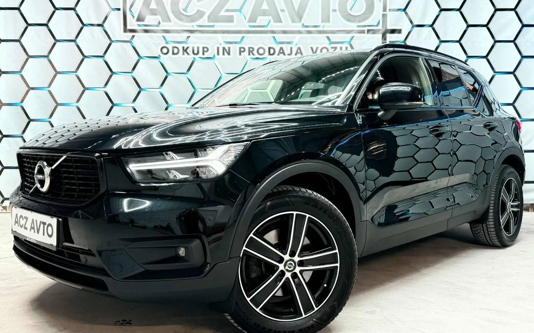 Zunanja slika - Volvo XC40 - 2.0D•4X4•AUT•R DESIGN•LED•KAMERA•NAVI•ACC•HARMAN• - 3