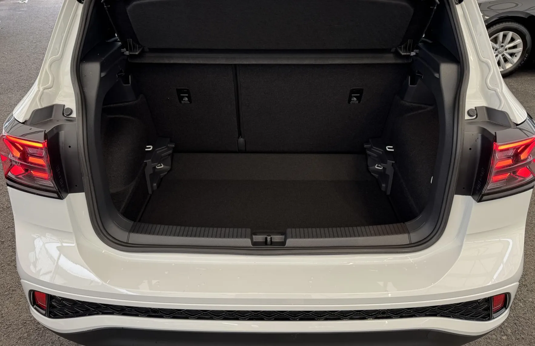 Zunanja slika - Volkswagen T-Cross - 1.0 TSI DSG 4JOY SLO 1.Lastnik - 12