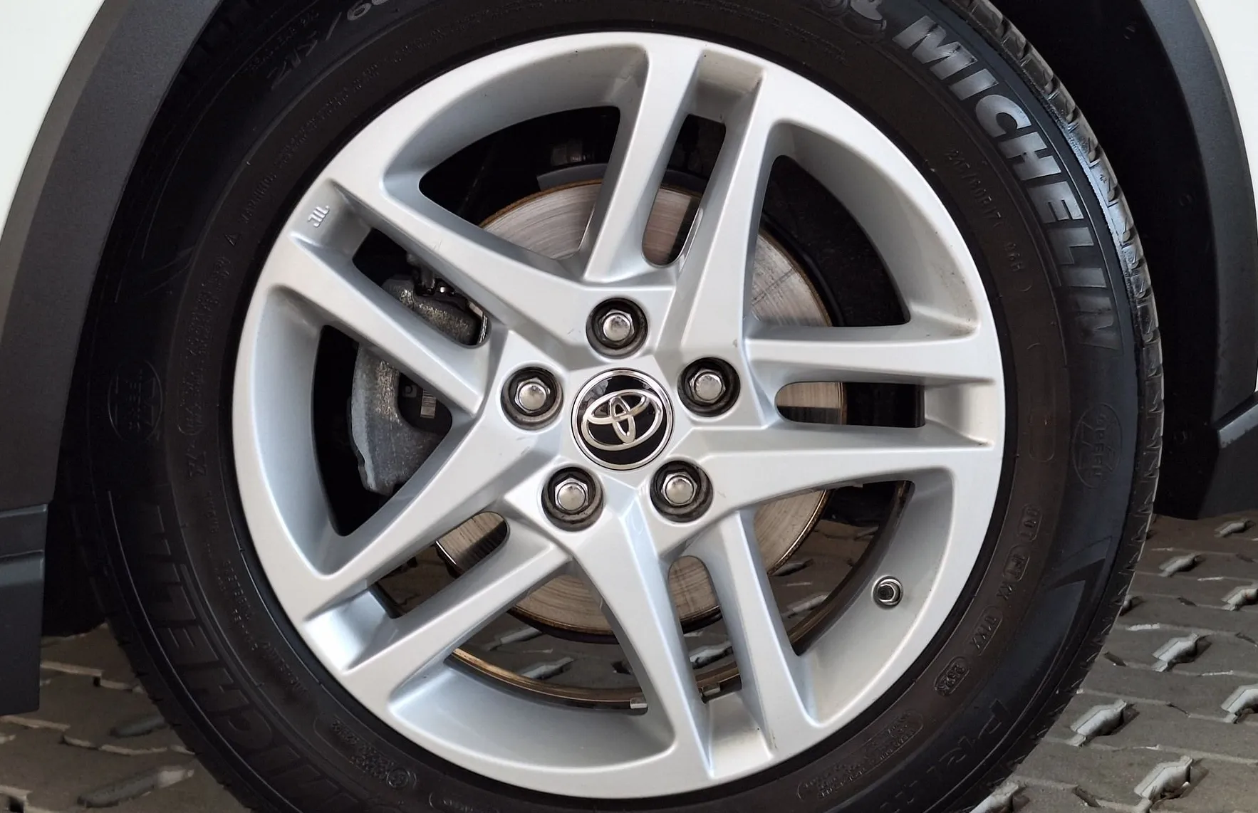 Zunanja slika - Toyota C-HR - 1.8 hibrid HEV C-ENTER SMART... - 10
