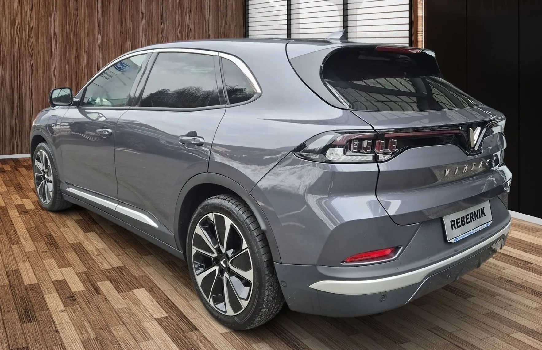 Zunanja slika - Vinfast VF8 - ECO 87.7kWh 350PS AWD - GRATIS POLNILNICA 22KW - 5