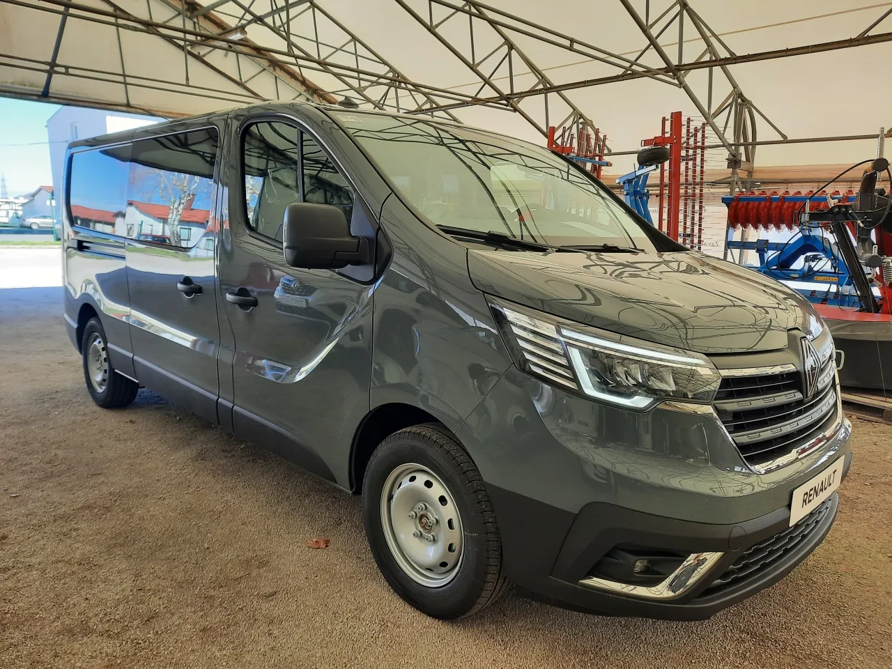 Zunanja slika - Renault Trafic - Podaljšana kabina - 11
