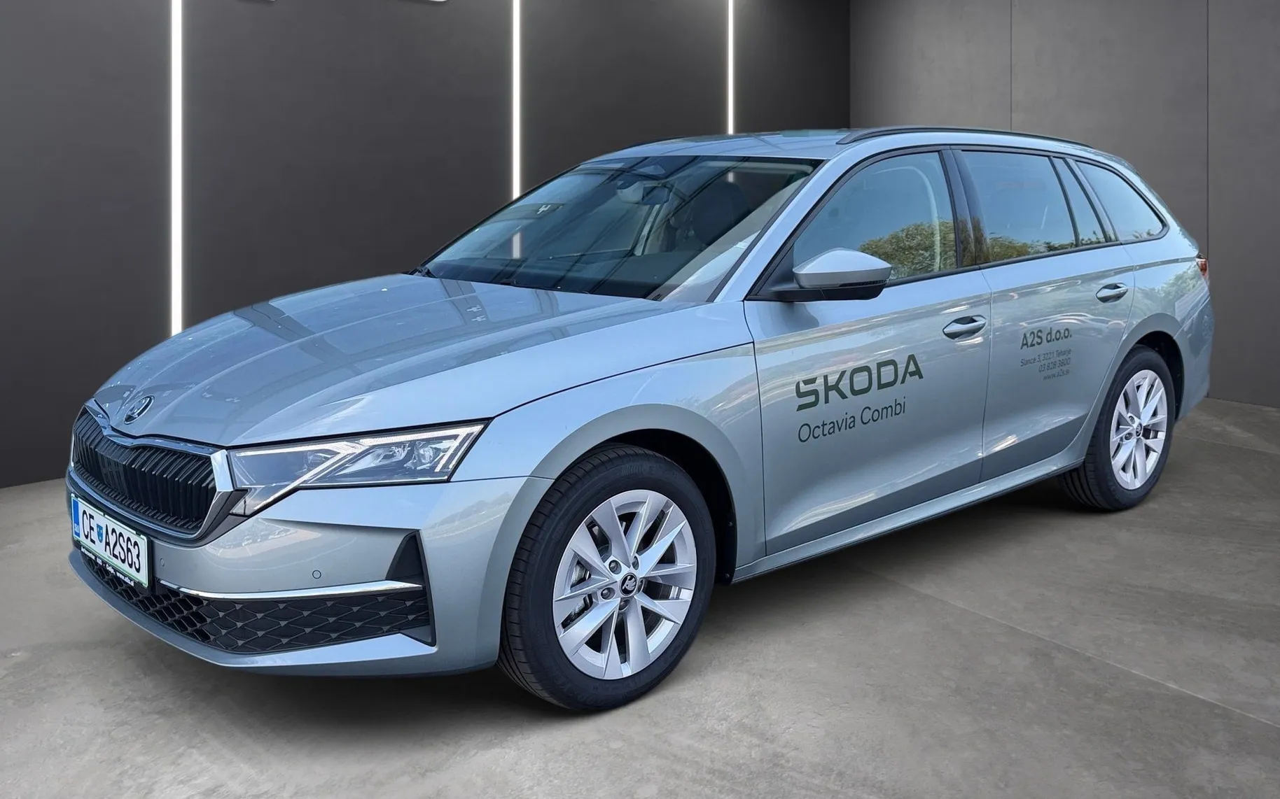 Zunanja slika - Škoda Octavia - Combi 2.0 TDI Family DSG - 1