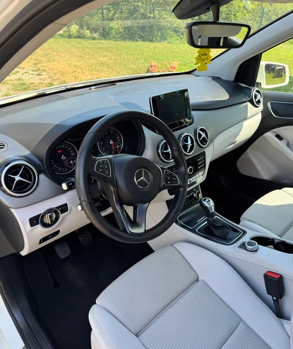 Notranja slika - Mercedes-Benz B-Razred - B 180 - 6