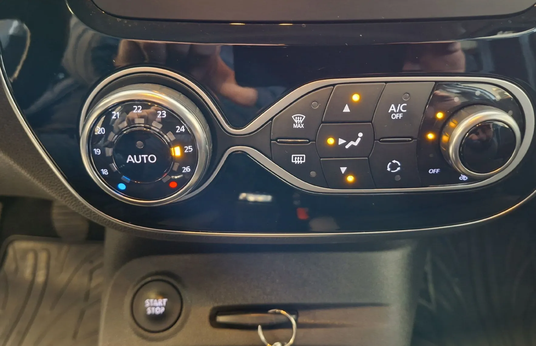 Zunanja slika - Renault Captur - Intens dCi 90-SLO-LED-NAVI-KAMERA-2X PDC- - 11