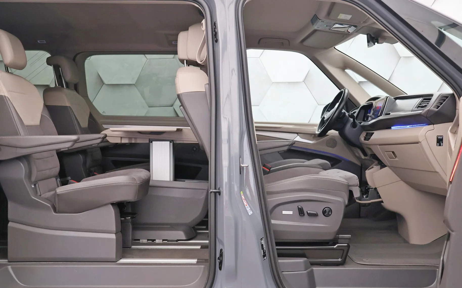 Zunanja slika - Volkswagen Multivan - T7 L2 2.0 TDI DSG Edition 150KM - 10