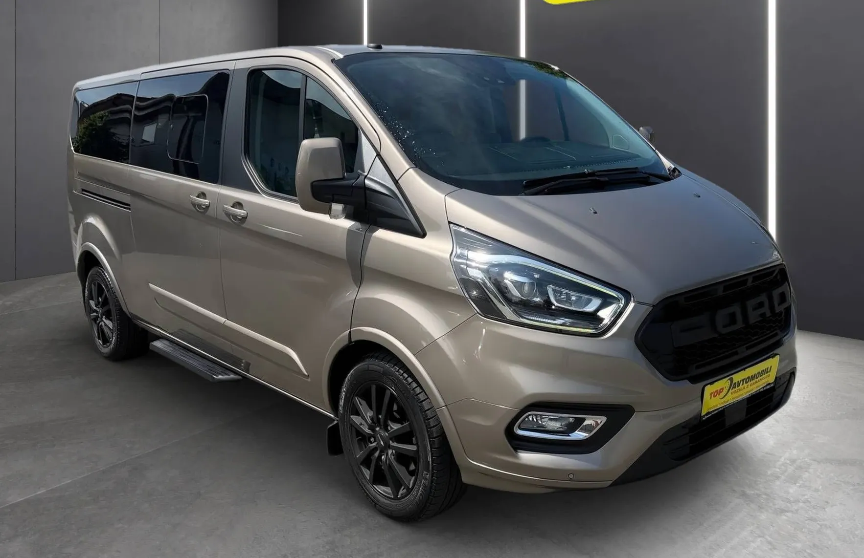 Zunanja slika - Ford Tourneo - Custom 2.0 TDCI L2 H1 FUL LED NAVI TEMP PDC GR.SEDEŽEV - 10