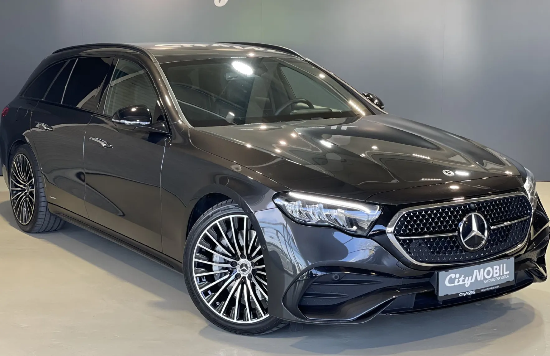 Zunanja slika - Mercedes-Benz E-Razred - ZRAČNO-KEYLESS-NAVI-KLJUKA-LED-RADAR-LANE-VIRTUAL - 2