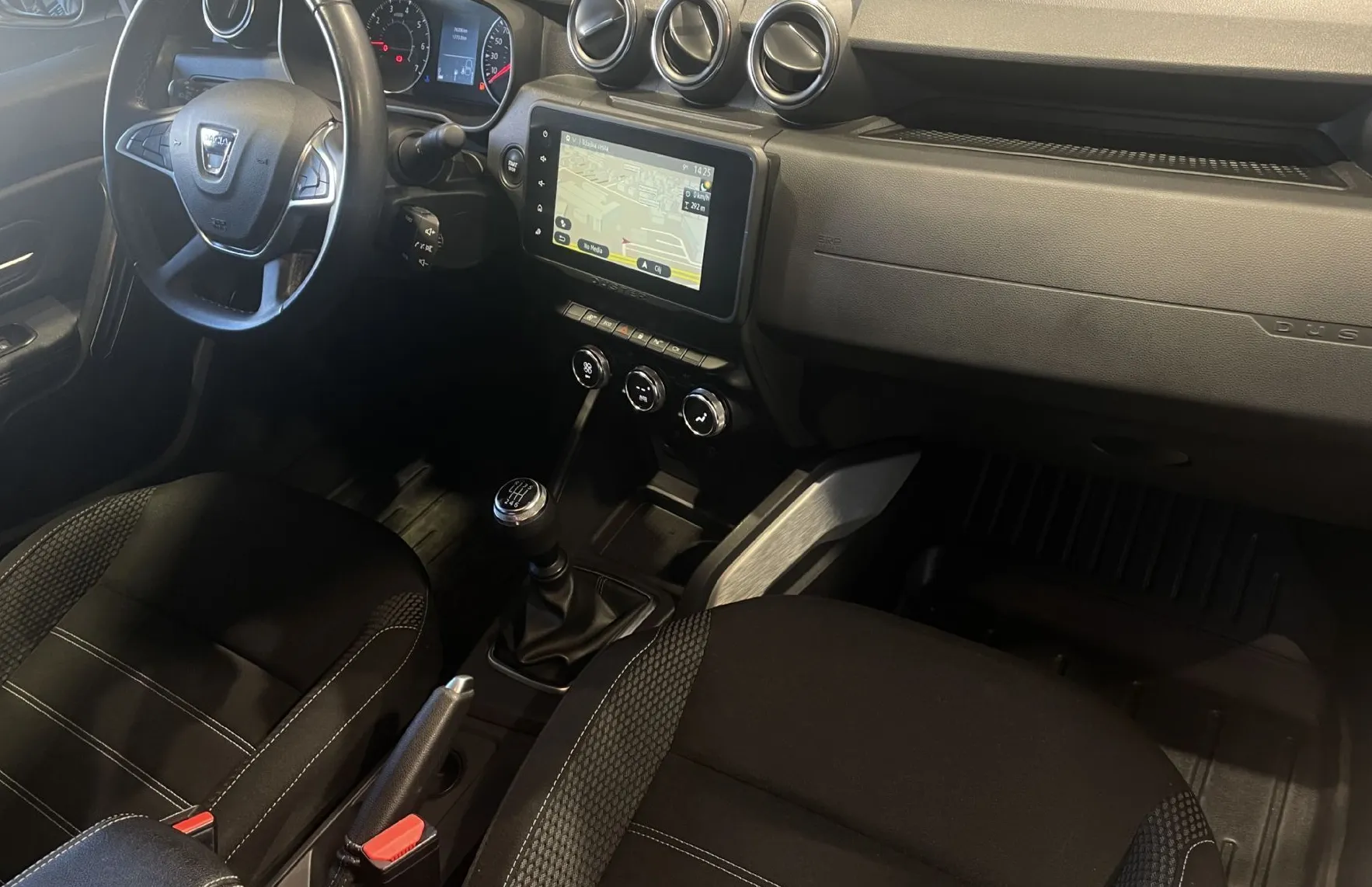 Zunanja slika - Dacia Duster - 1.5DCI-NAVIGACIJA-KEYLESS-KAMERA-LED-ALU-76000KM - 11