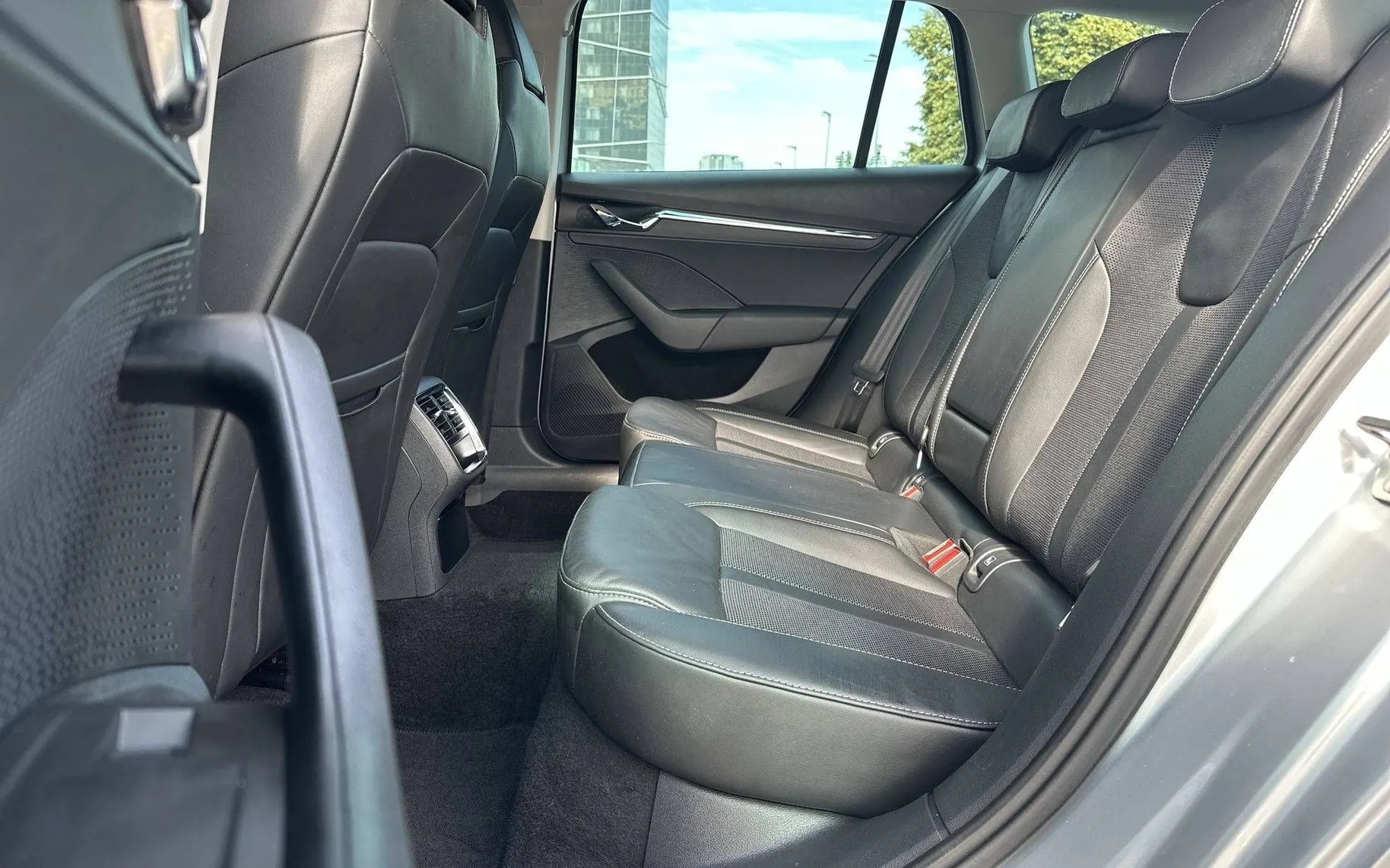 Notranja slika - Škoda Octavia - Combi 2.0 TDI Style DSG ACC Mrtvi kot Memory - 11