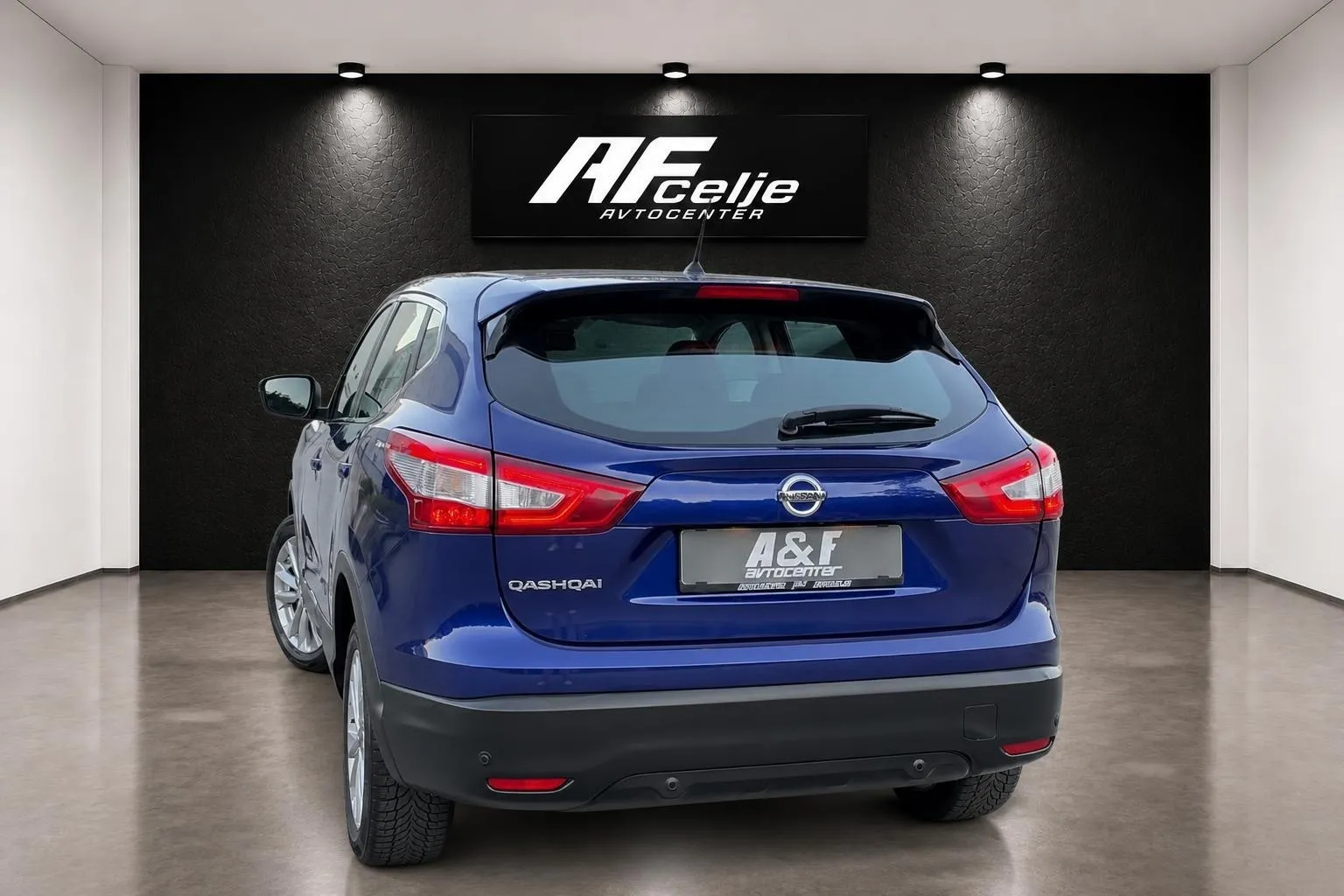 Notranja slika - Nissan Qashqai - 1.2 DIG-T-LIZING ZA TUJCE-NAVI-PDC- - 7