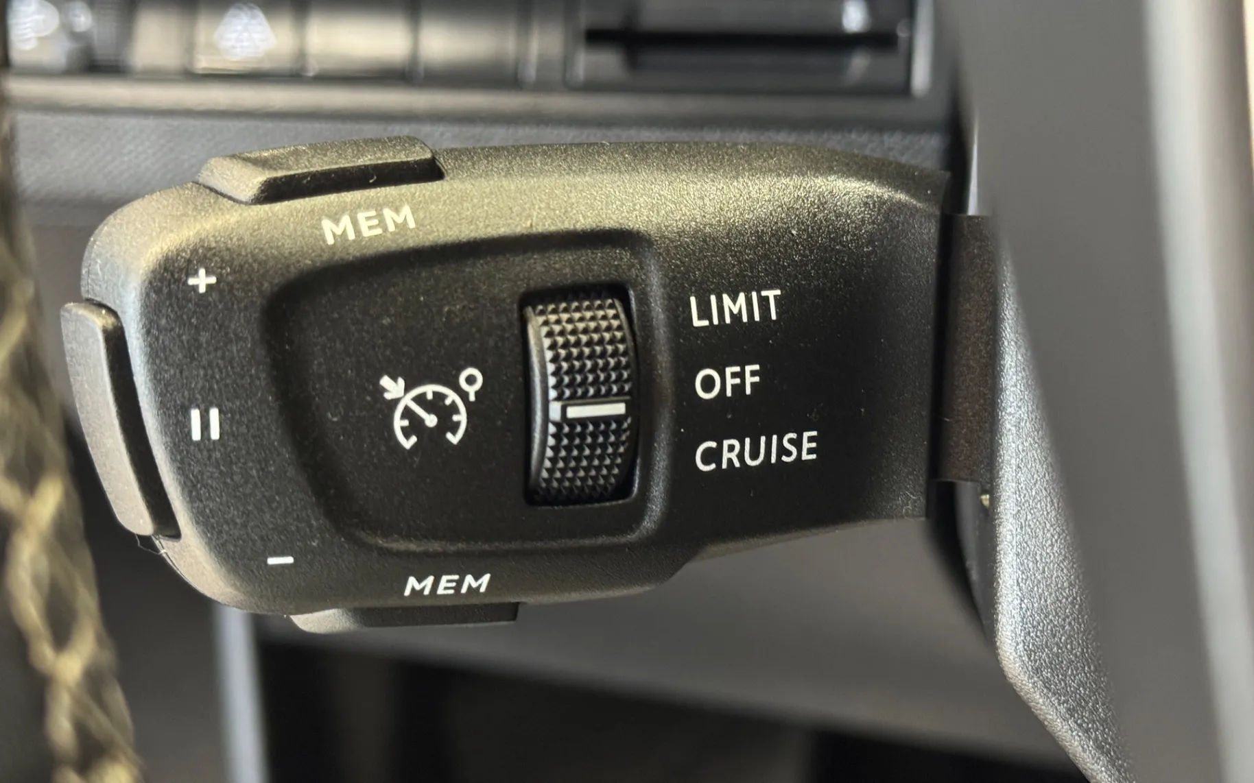 Zunanja slika - Peugeot 3008 - 1,2-130KM-ALLURE-AUT-FUL-LED-VIRTUAL-KAMERA-KEYLES - 19