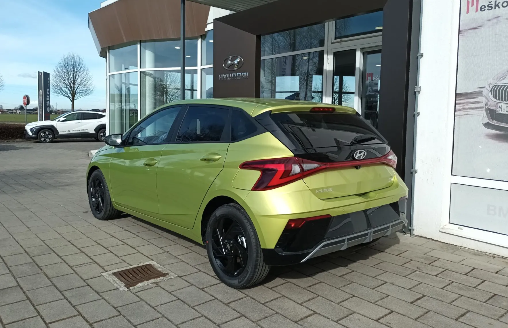 Zunanja slika - Hyundai i20 - 1.0 T-GDI 90 STYLE.BLACK LINE.WIN..RADAR.RG - 4