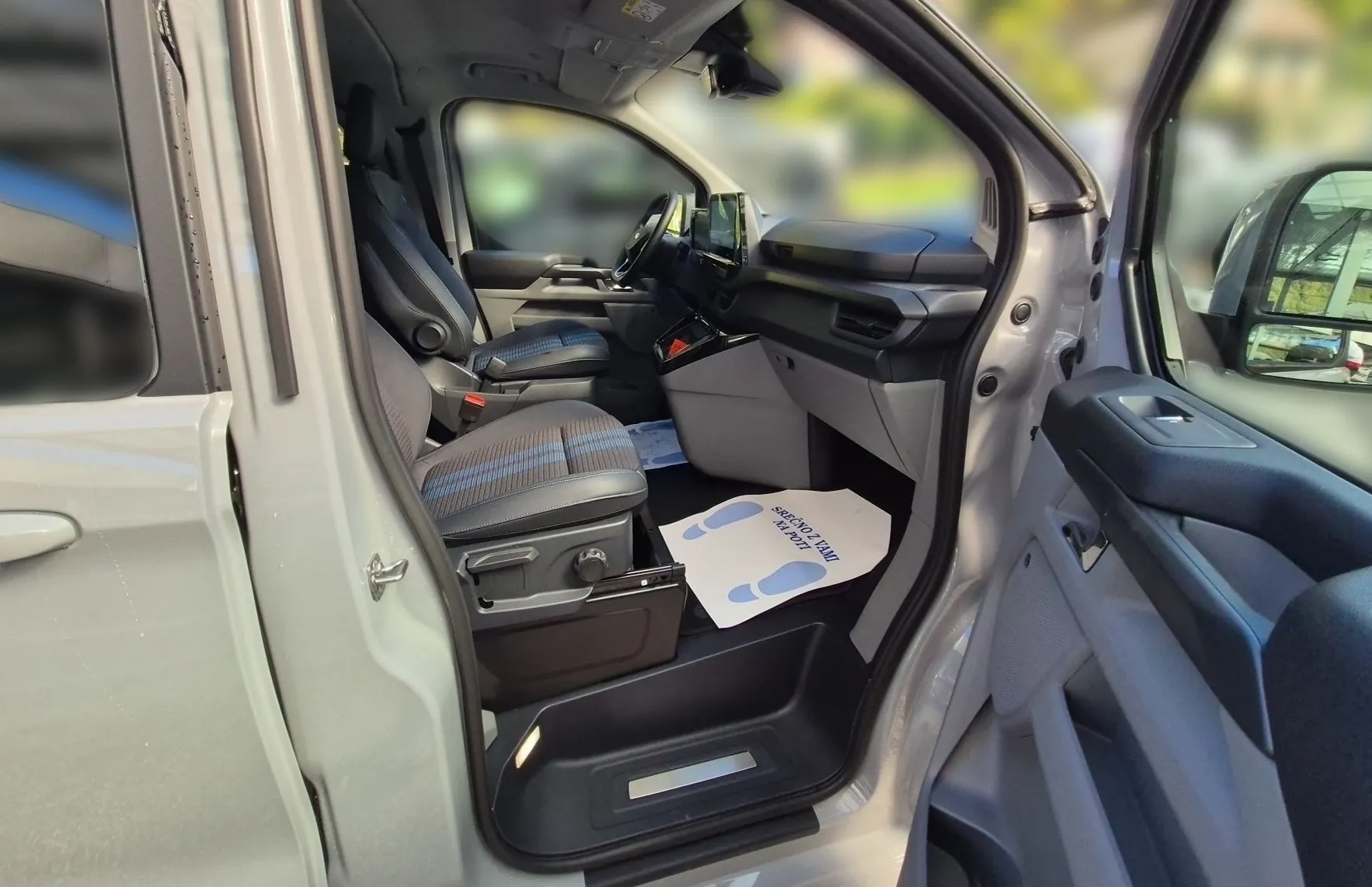 Zunanja slika - Ford Tourneo - Custom SPORT 2.0 TDCi 170PS A8 L1 FWD-SLUŽBENO VOZILO - 15
