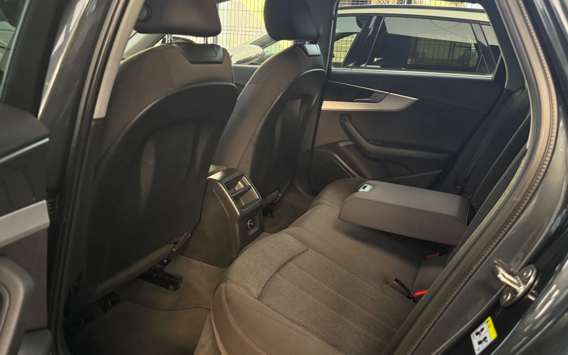 Notranja slika - Audi A4 Avant - 2.0 TDI-VIRUTAL ŠTEVCI-LIZING ZA TUJCE-XENON+L- - 10