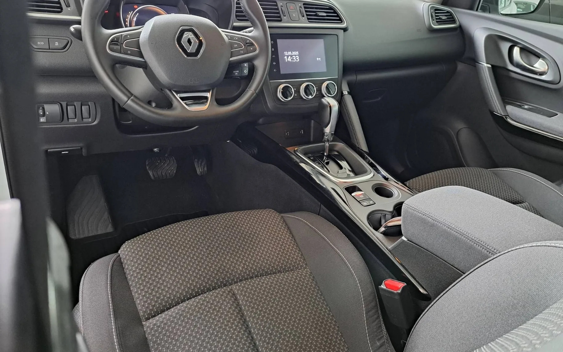 Notranja slika - Renault Kadjar - 1.5 DCI Aut-1 LASTNIK-M 2023-KAMERA-KOT NOV... - 10