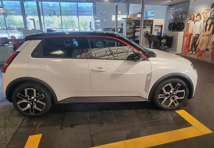 Zunanja slika - Renault 5 E-tech - Techno EV52 110kW - 4