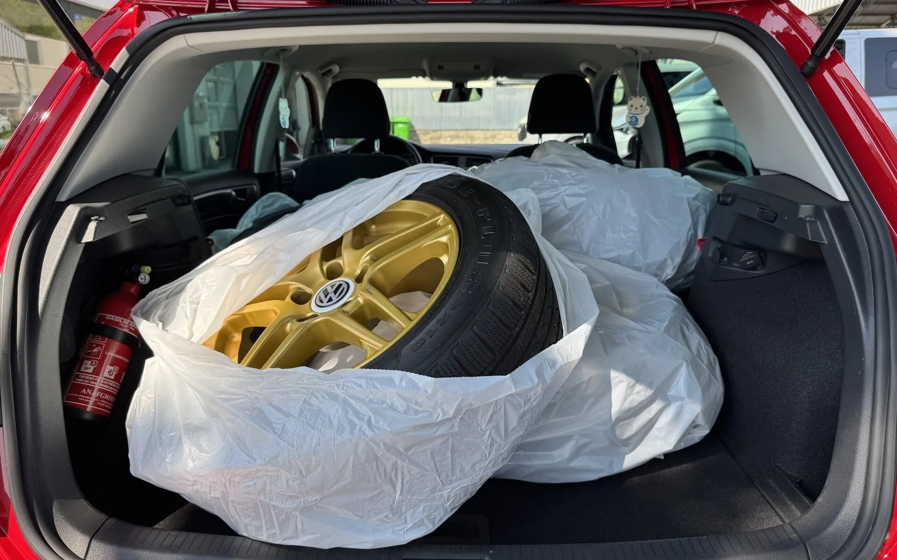 Zunanja slika - Volkswagen Golf - 1.4 TSI BMT COMFORTLINE SLO SAMO 36.760 km ODLIČEN - 9