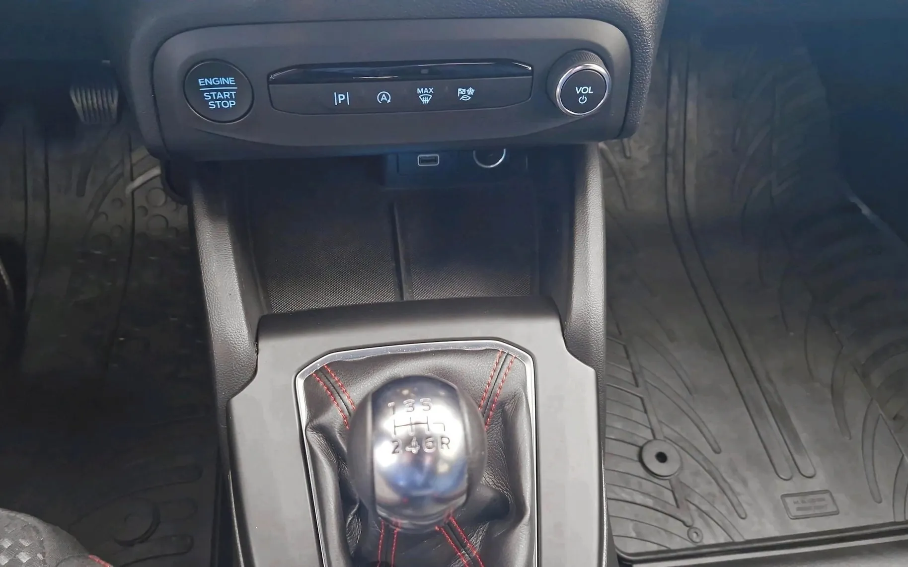 Zunanja slika - Ford Focus - 1.0 EcoBoost 92kW mHEV ST-Line-SLO-LED-NAVI-KAMERA - 17