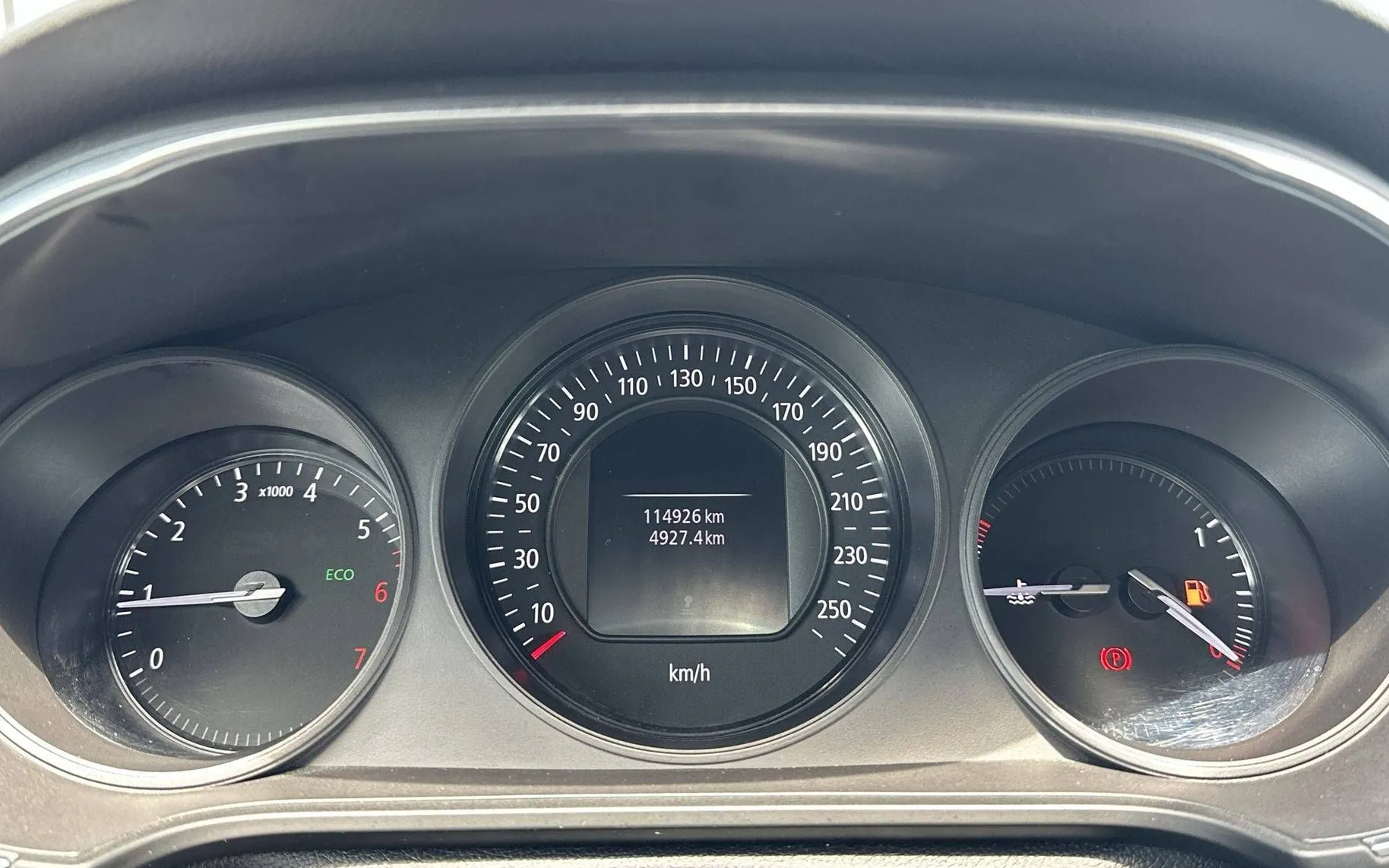 Notranja slika - Renault Megane - Berline TCe 100 - 14