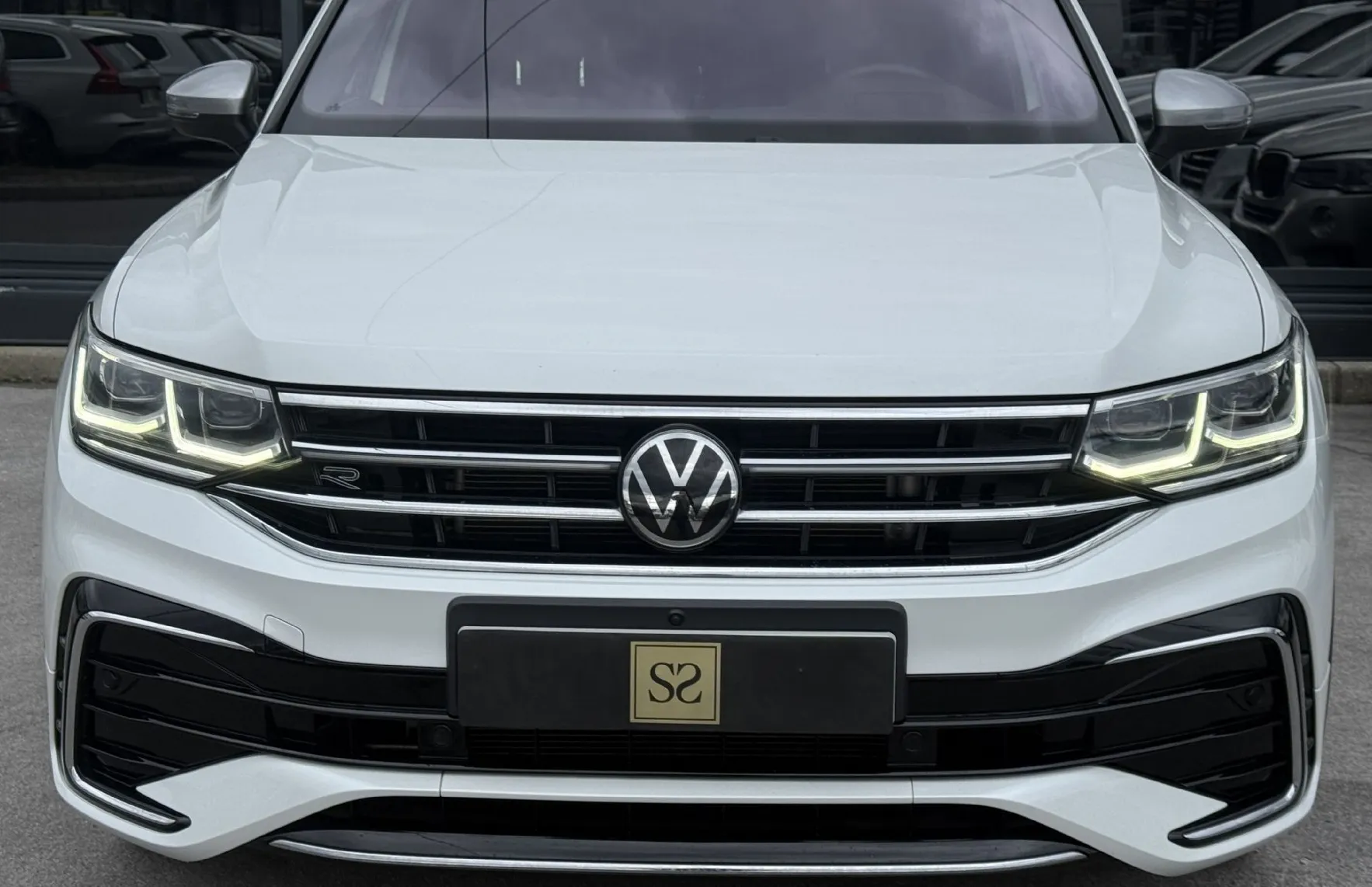 Zunanja slika - Volkswagen Tiguan Allspace - 2.0TSI 4M R-Line PANO-LED-20COL-AMBI-ACC-VIRTUAL - 3