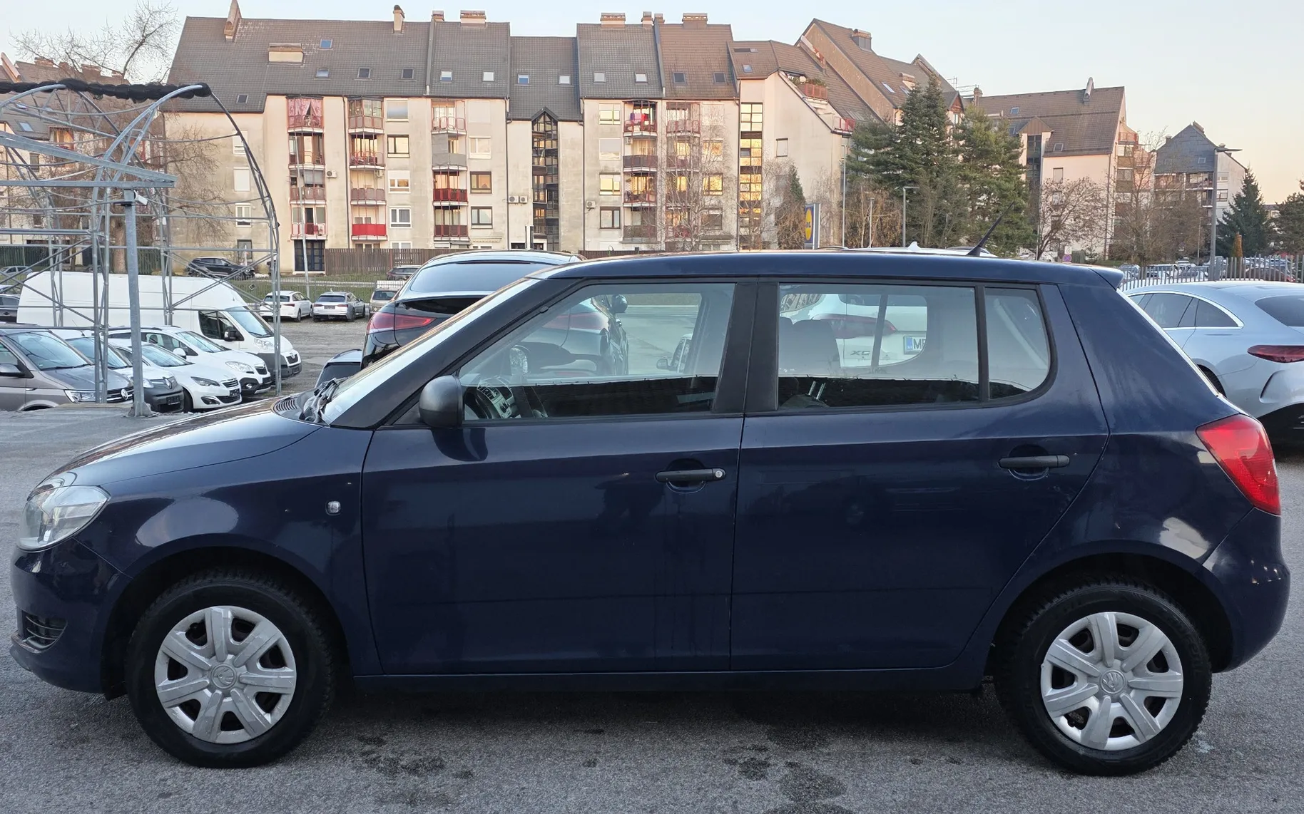 Zunanja slika - Škoda Fabia - 1,2 Active SLO KLIMA - 2