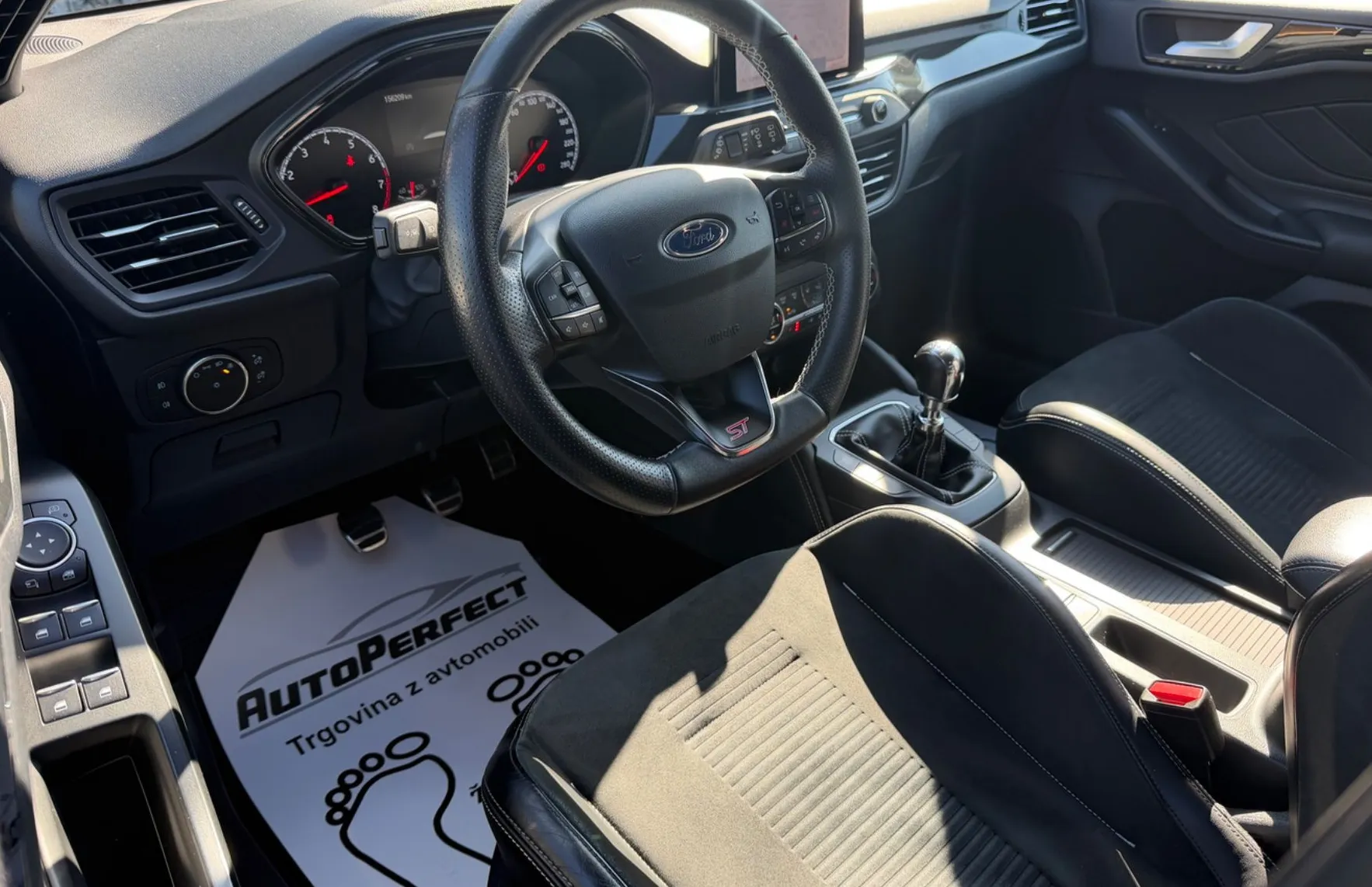 Zunanja slika - Ford Focus - 2.3 EcoBoost ST |RECARO|KAM|NAVI|GR. SED.| - 9
