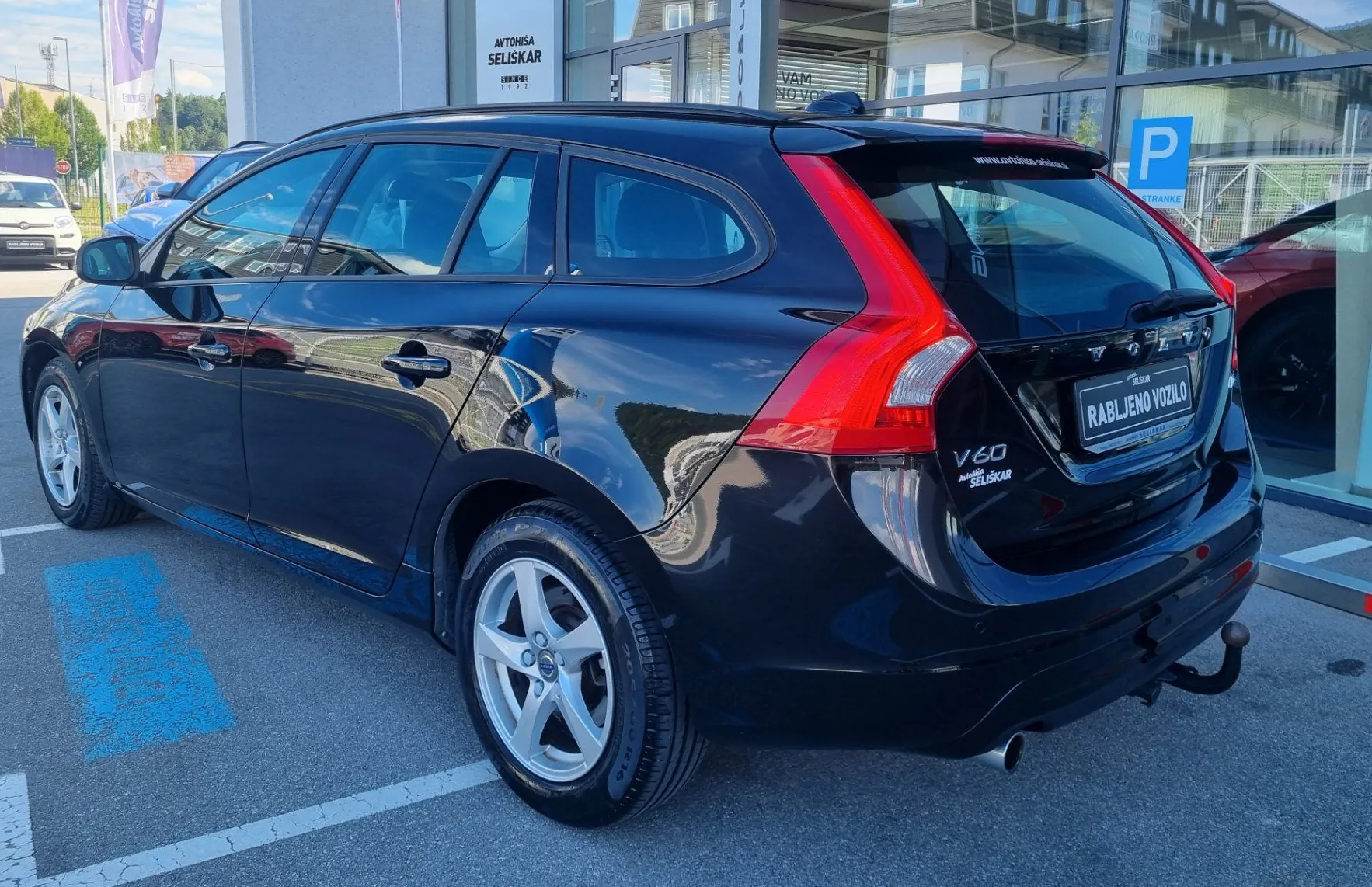 Zunanja slika - Volvo V60 - 2.0 TD - VLEČNA KLJUKA +NAVIGACIJA+PDC+TEMPOMAT... - 6