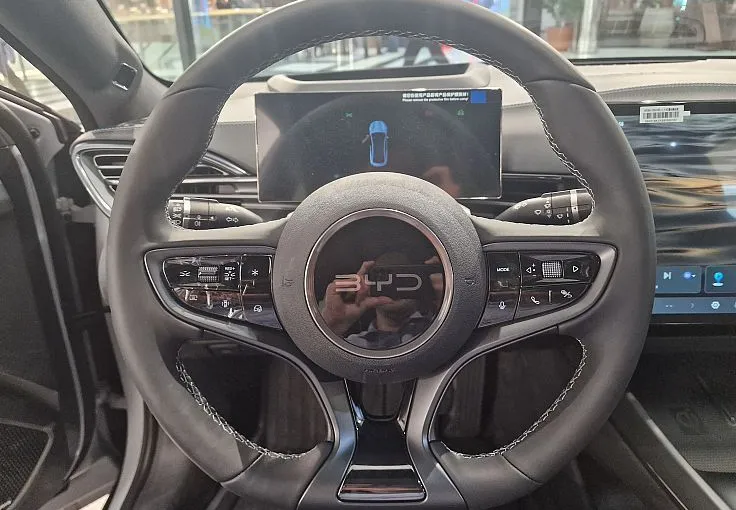 Zunanja slika - BYD SEAL - EXCELLENCE AWD 82.5 kWh 390kW - doseg 520km  3.8s - 10