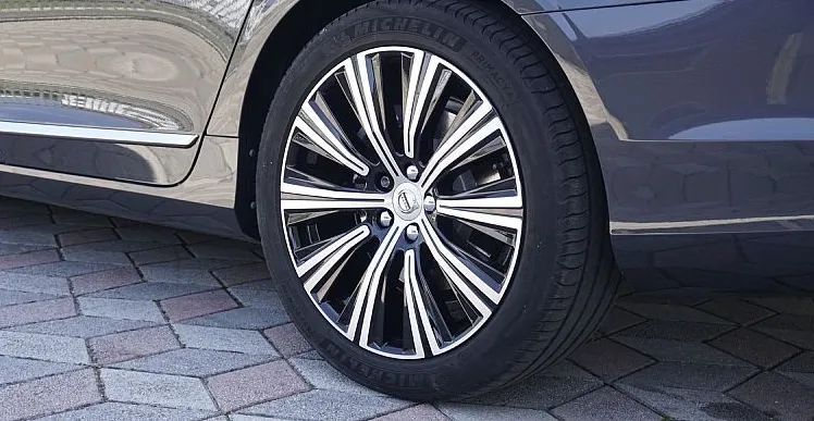 Zunanja slika - Volvo V90 - D5 AWD A Inscription+ACC+19 COL+PRIKLOP+360 KAMERA - 17