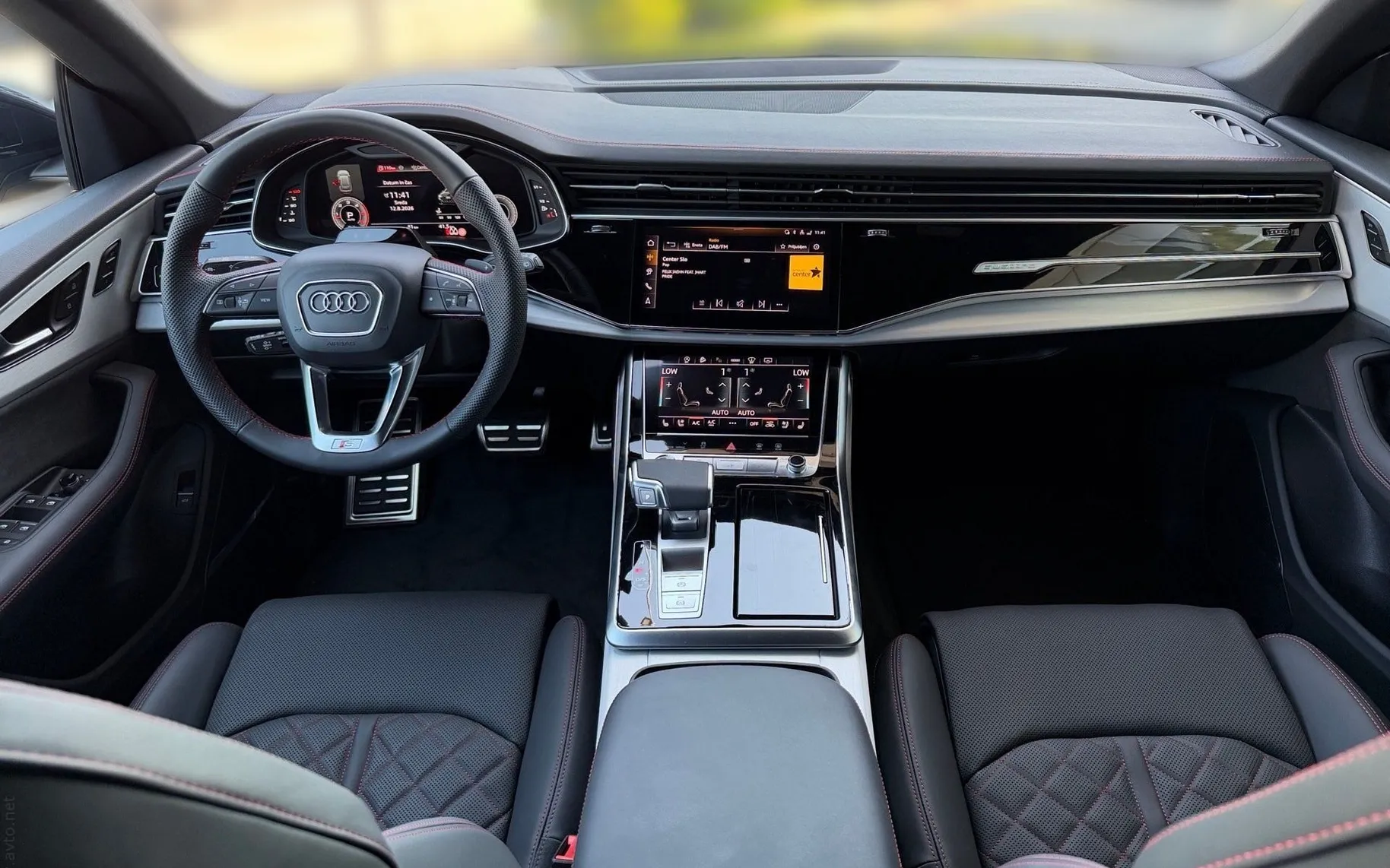 Notranja slika - Audi Q8 - quattro 50 TDI Tiptronic - 10