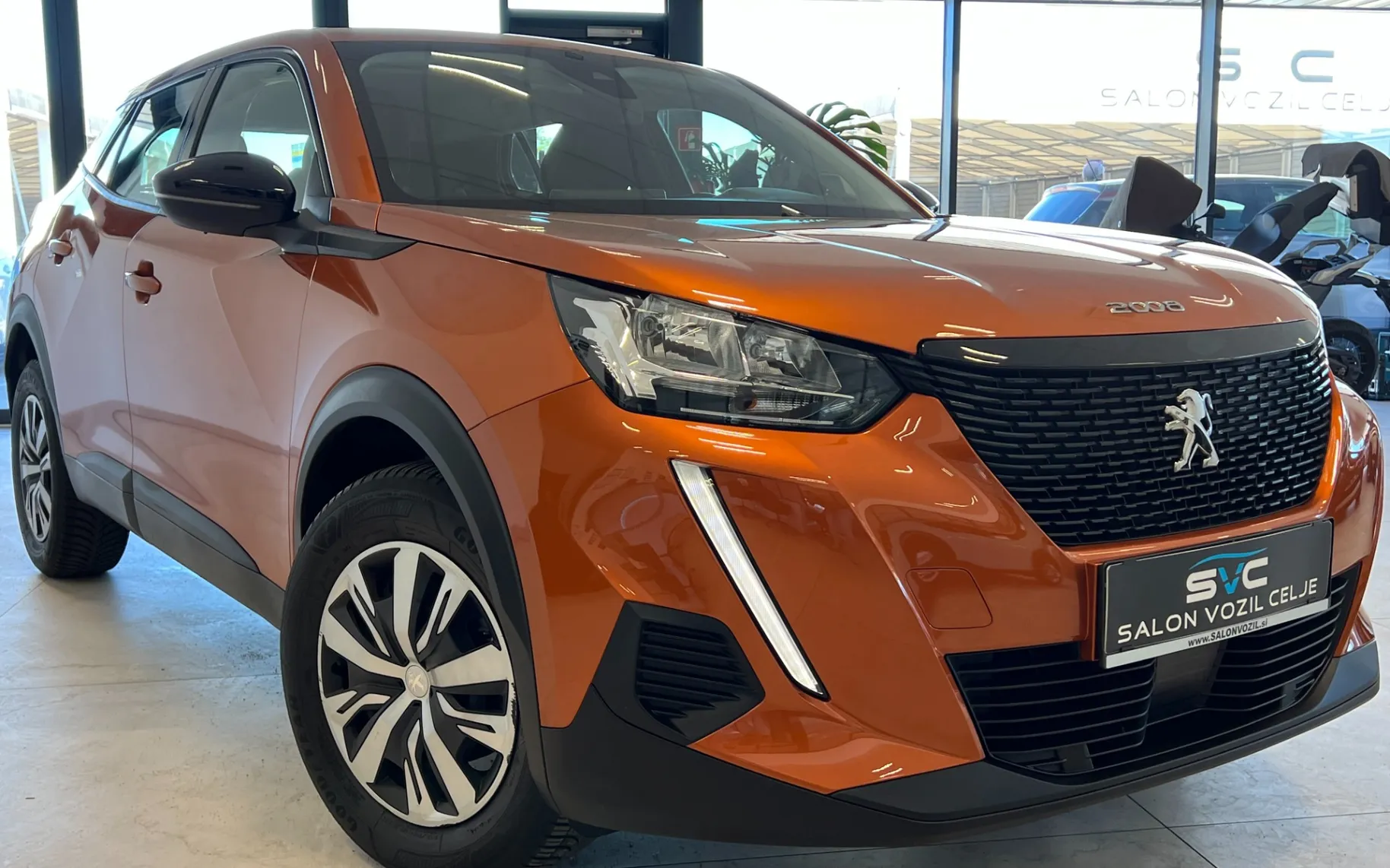 Zunanja slika - Peugeot 2008 - 1.2-1.LASTNIK-JAMSTVO-ODLIČEN-OBROK ŽE OD 128€ - 5