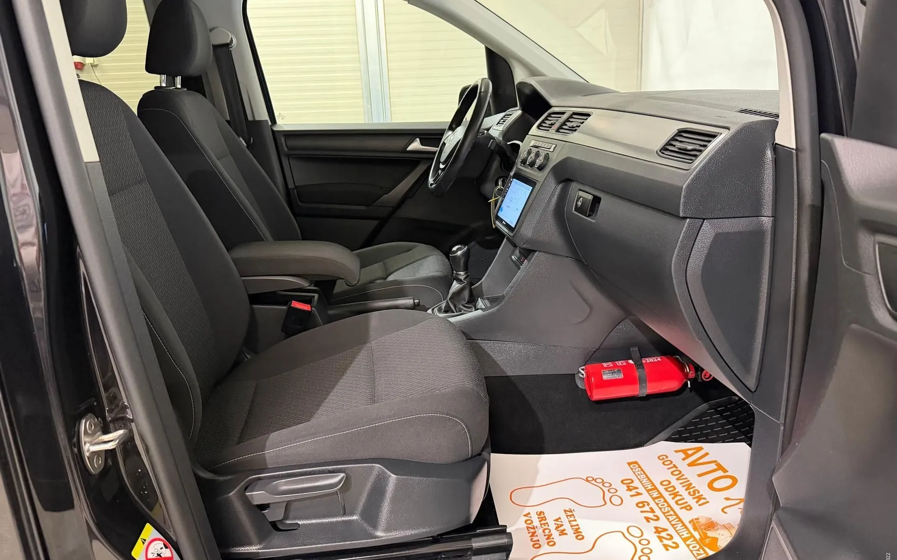Notranja slika - Volkswagen Caddy - 2.0 TDI-2X DRSNA VRATA-NAuIGACIJA-LED-TEMPOMAT-P - 12