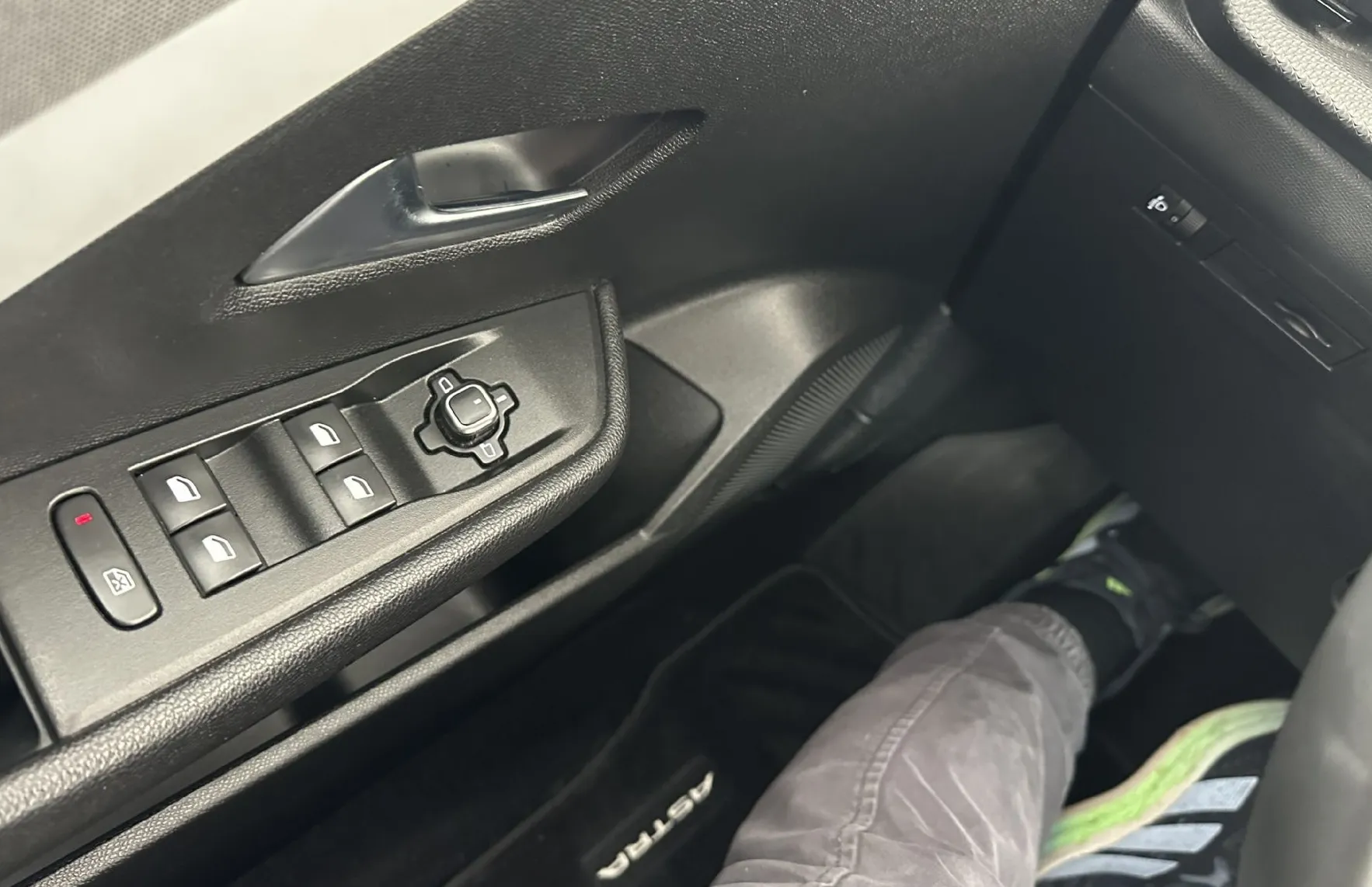 Zunanja slika - Opel Astra - 1.2 Turbo Edition.KAMERA.LED.2023.SAMO 51.000 KM - 14