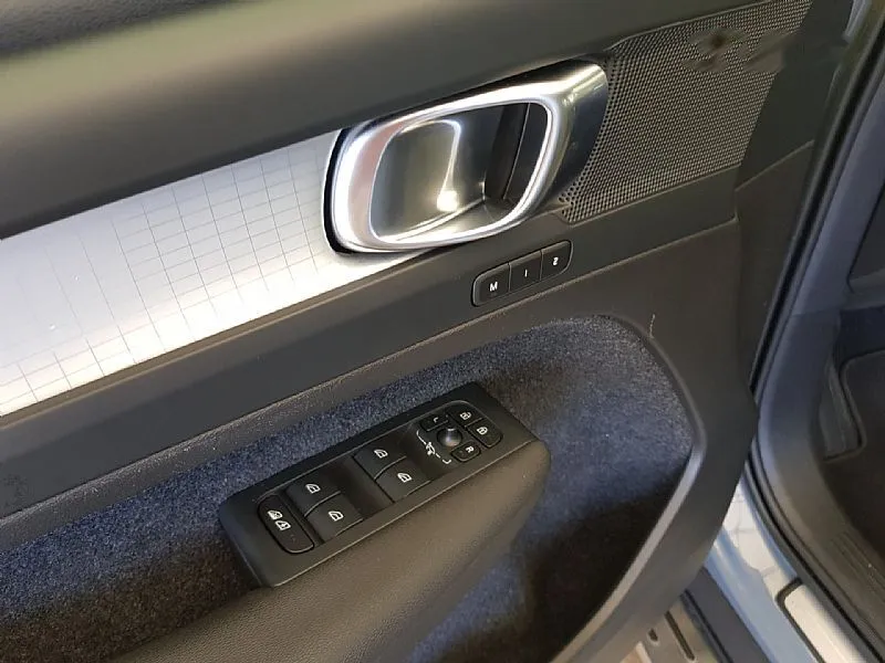 Zunanja slika - Volvo XC40 - T4 Recharge Twin Engine Inscription KAMERA PRIKLOP - 13