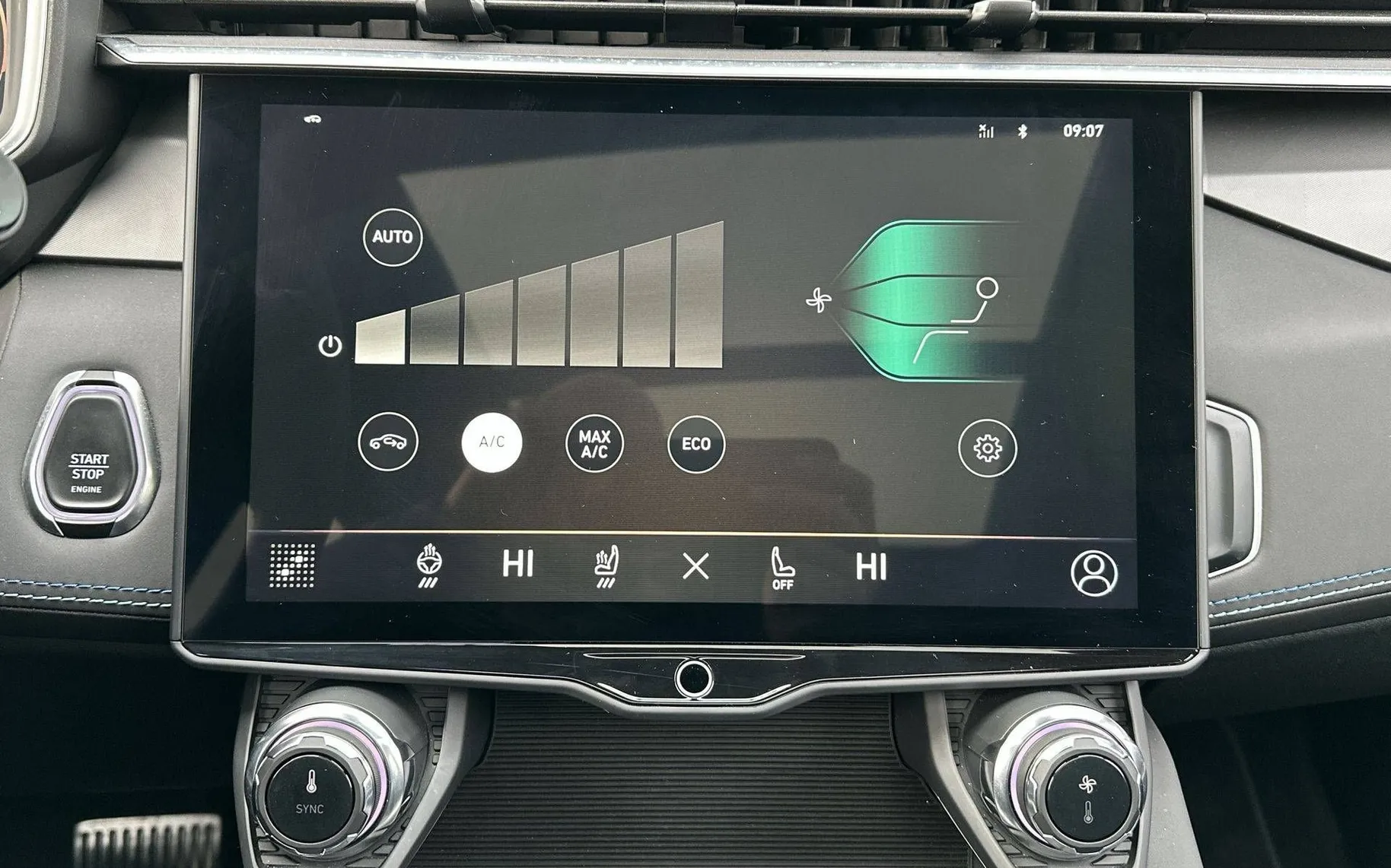 Notranja slika - Lynk & Co 01 - PHEV... - 18